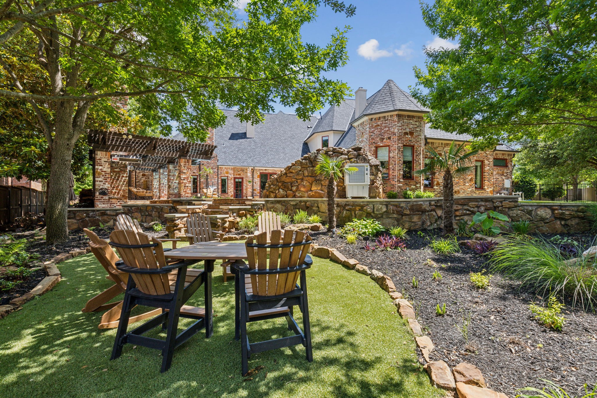 1213 Club House Court
