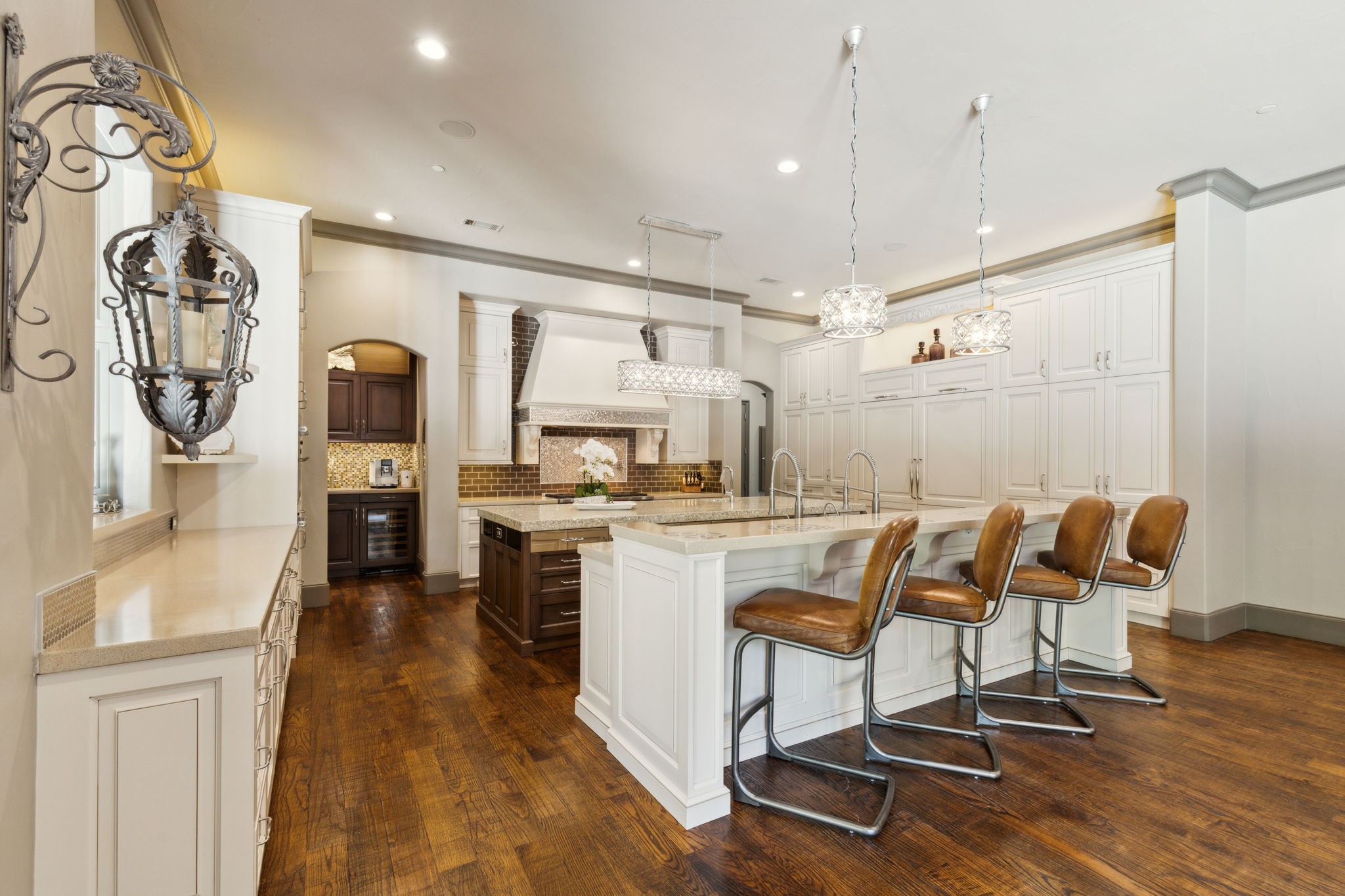 1213 Club House Court