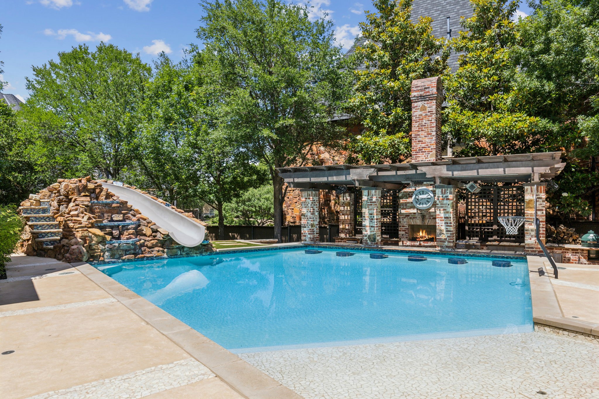 1213 Club House Court