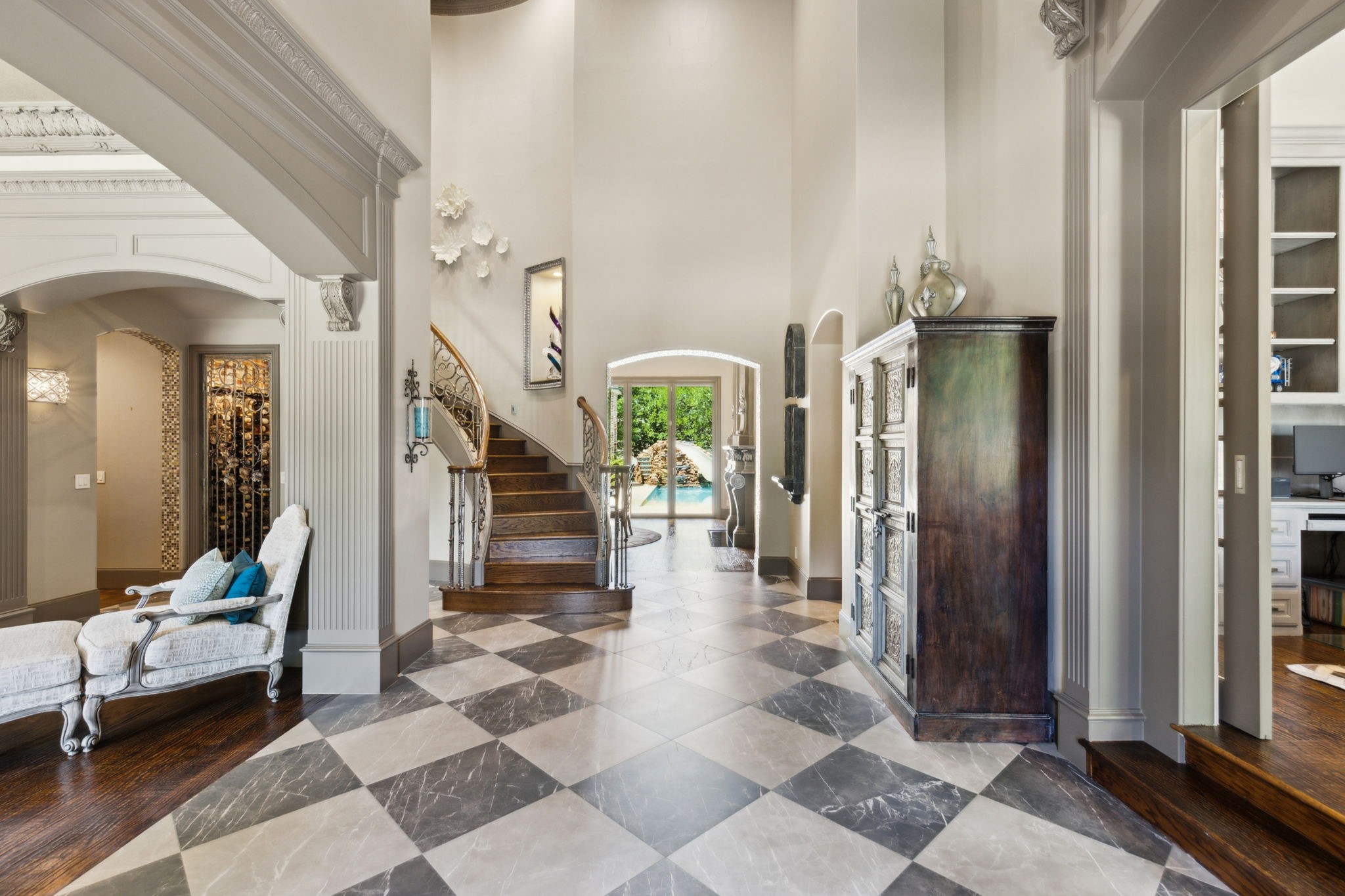 1213 Club House Court