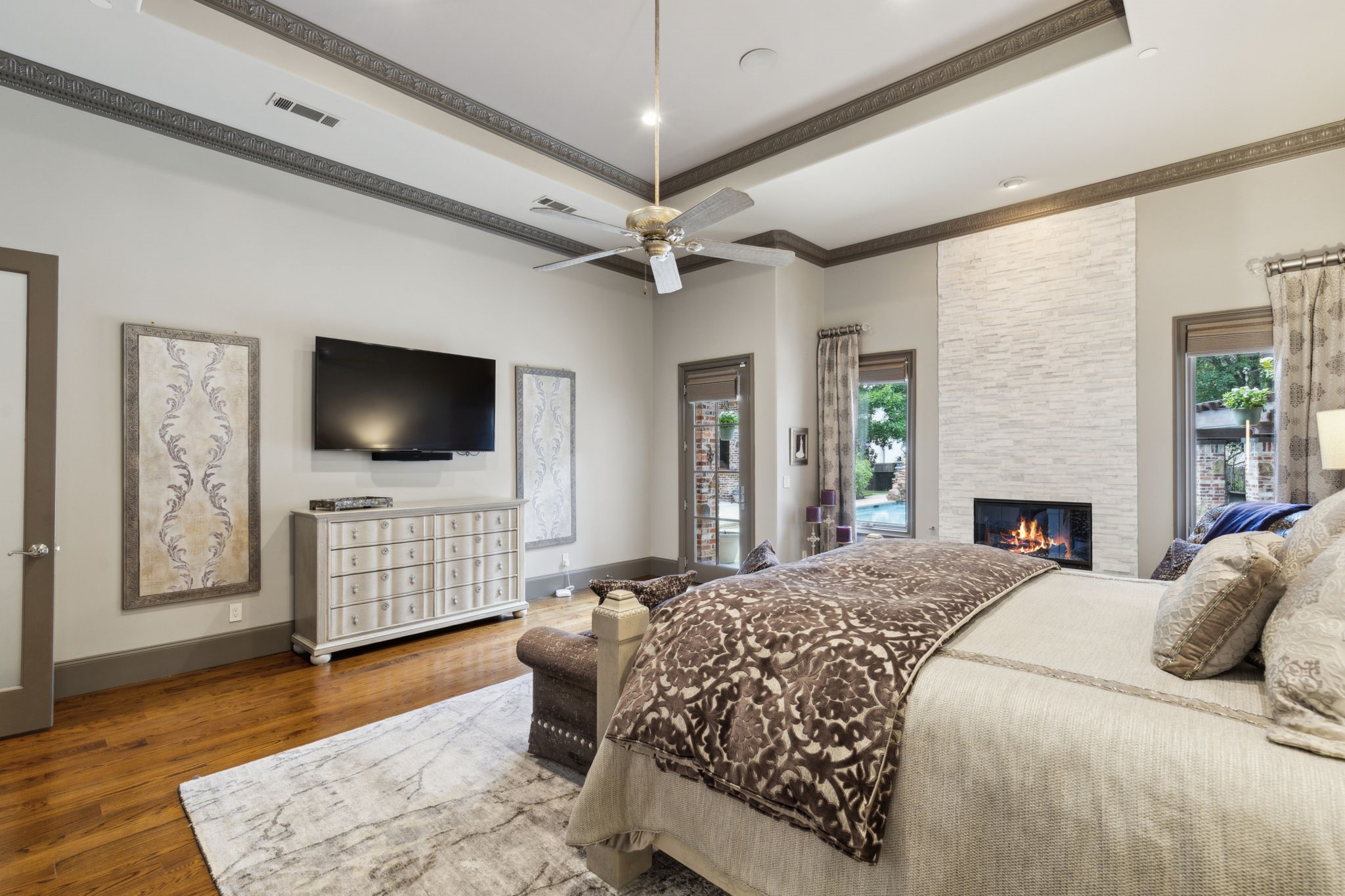 1213 Club House Court