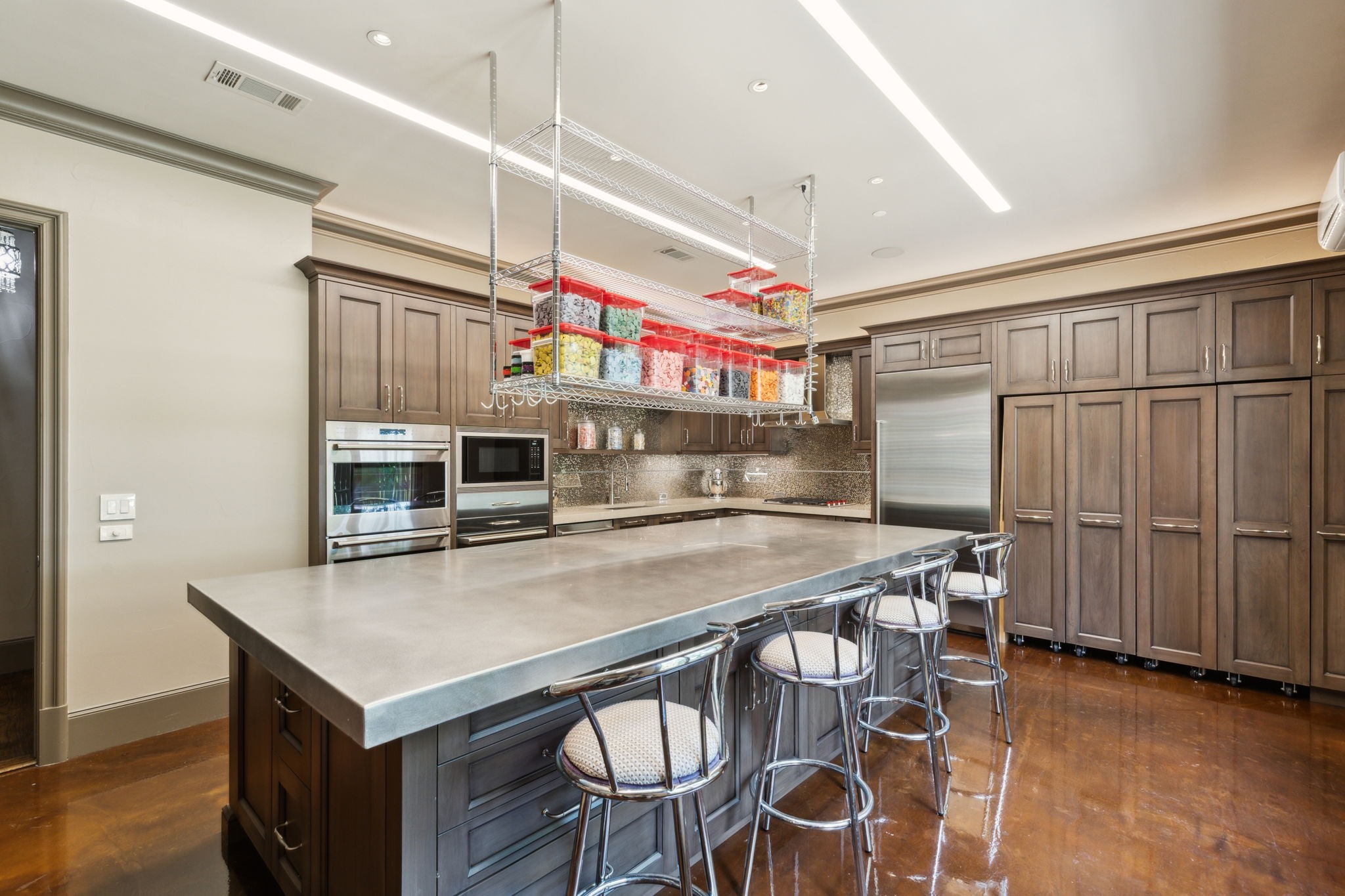 1213 Club House Court
