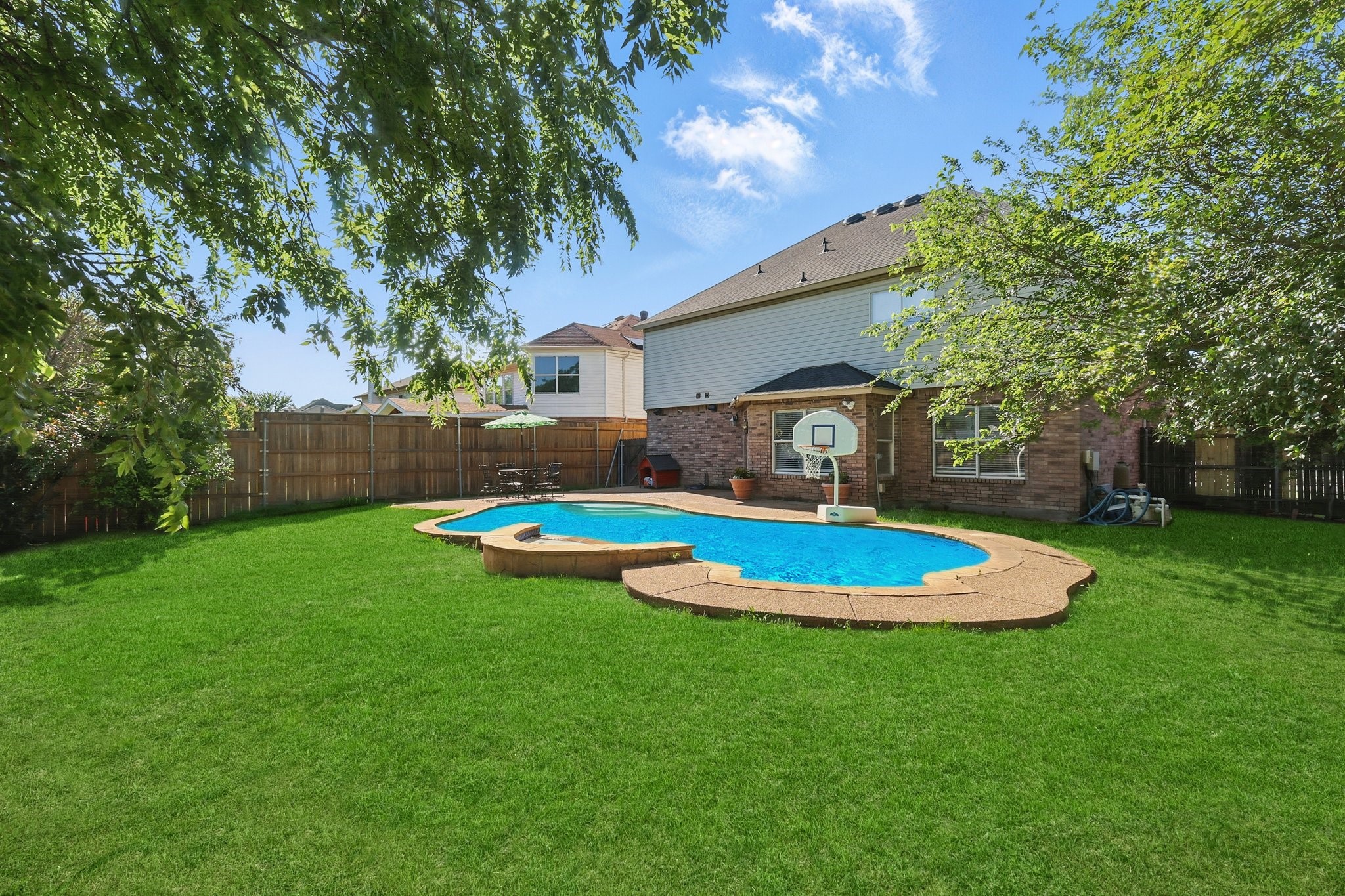 2103 Bolivar Drive