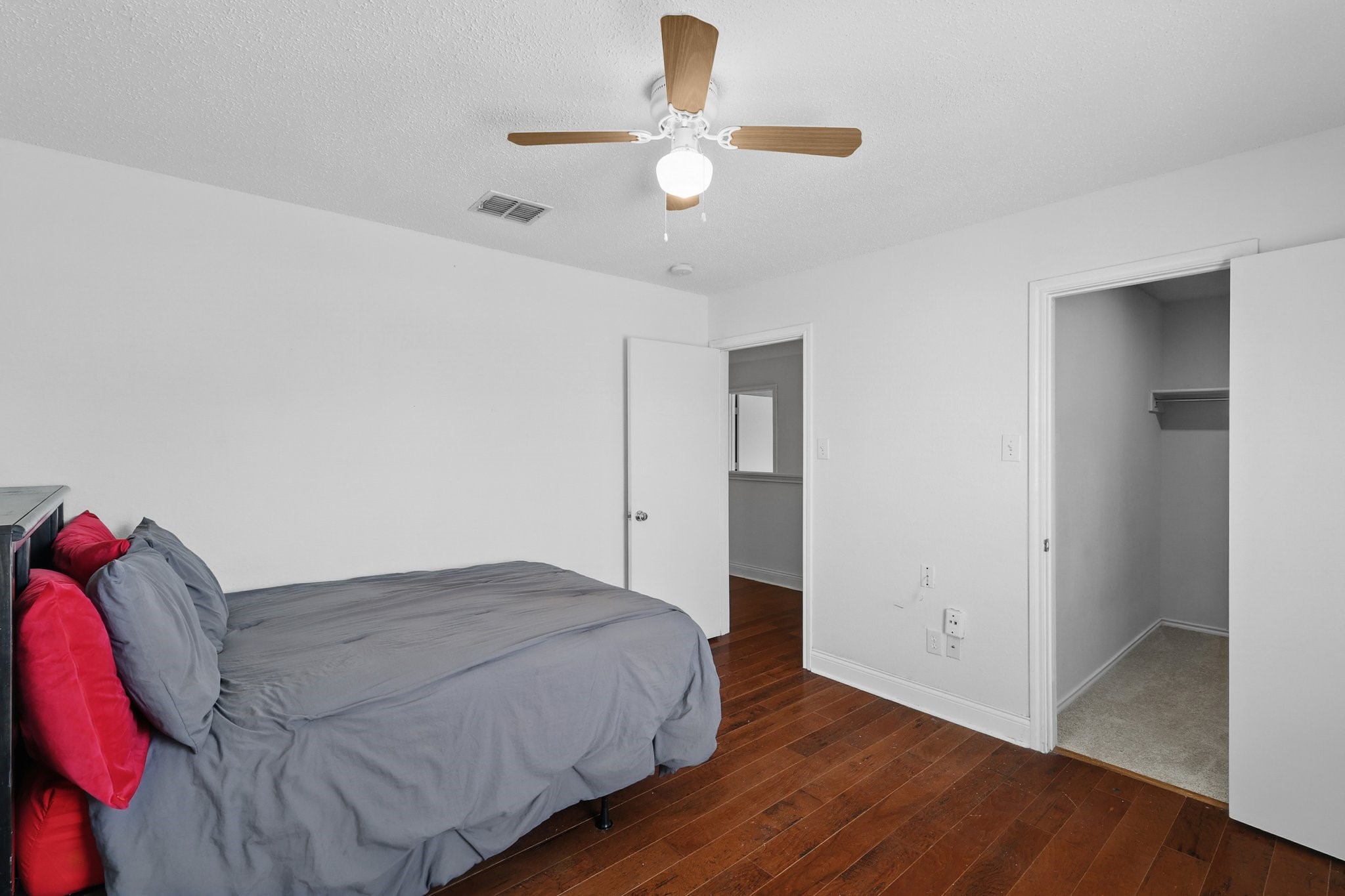 2103 Bolivar Drive