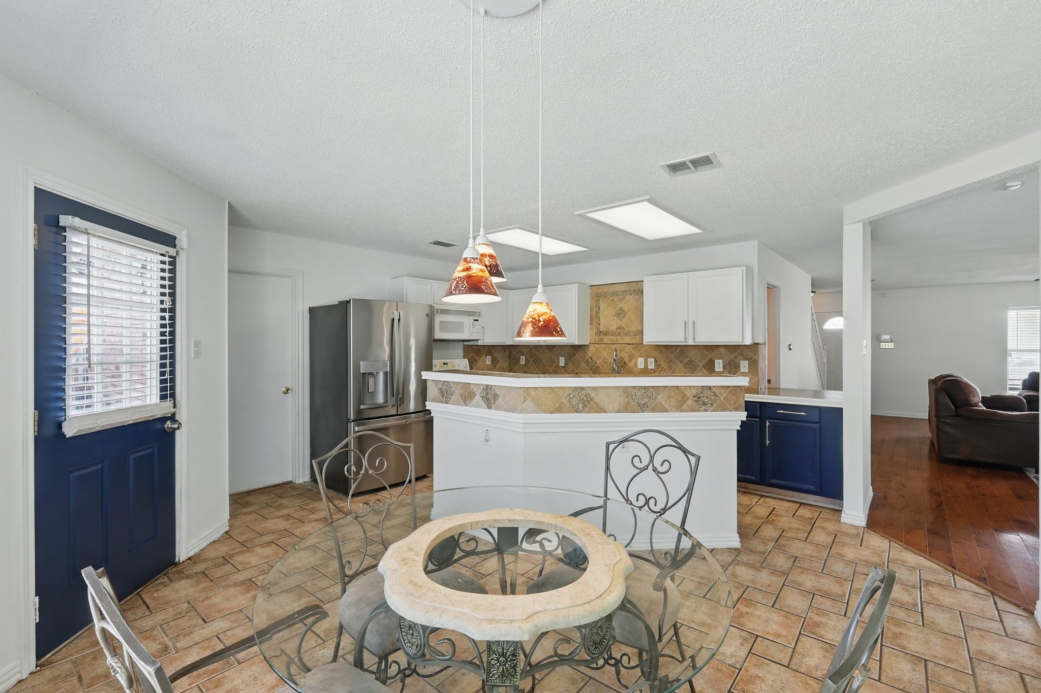2103 Bolivar Drive
