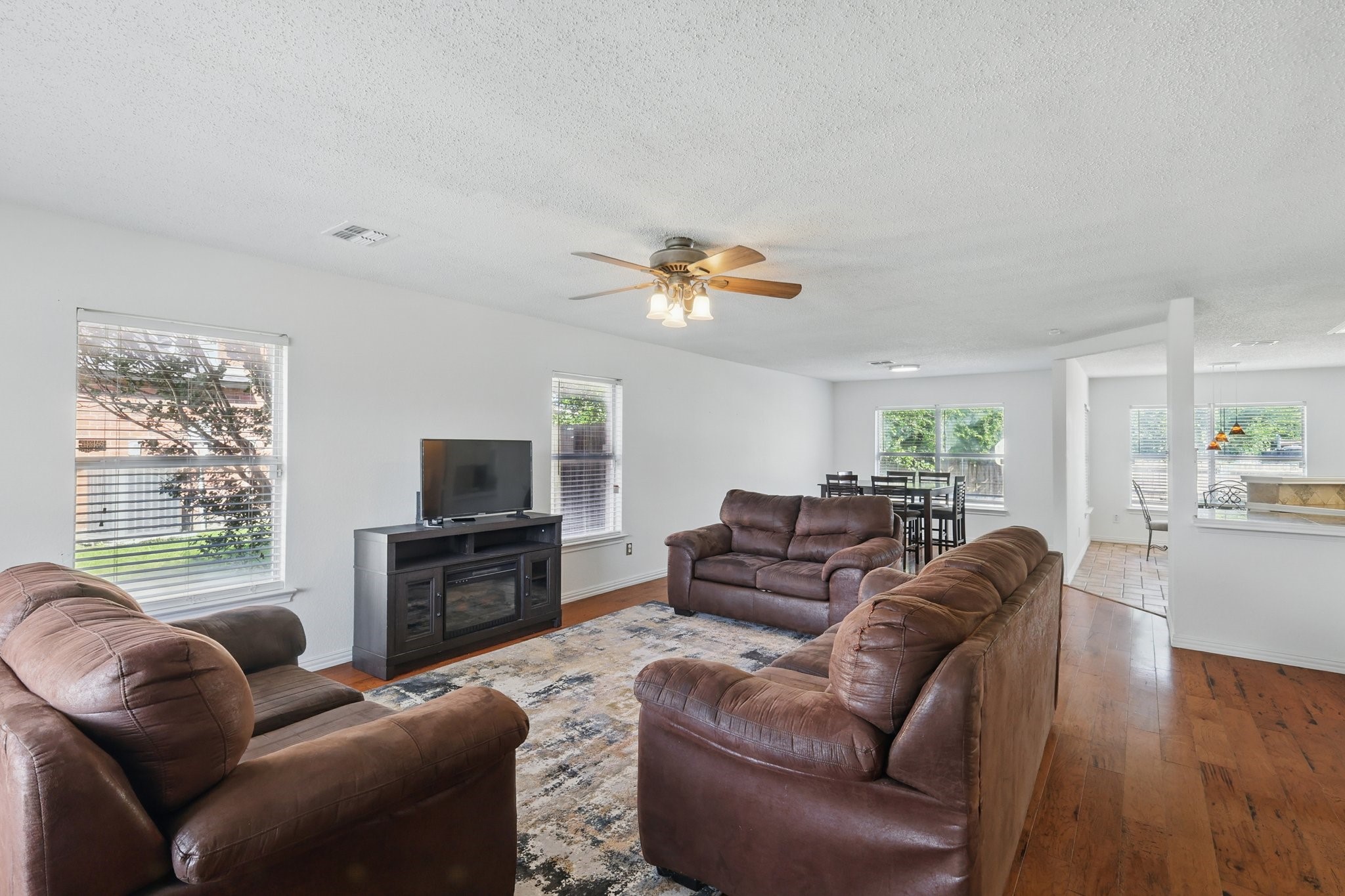 2103 Bolivar Drive