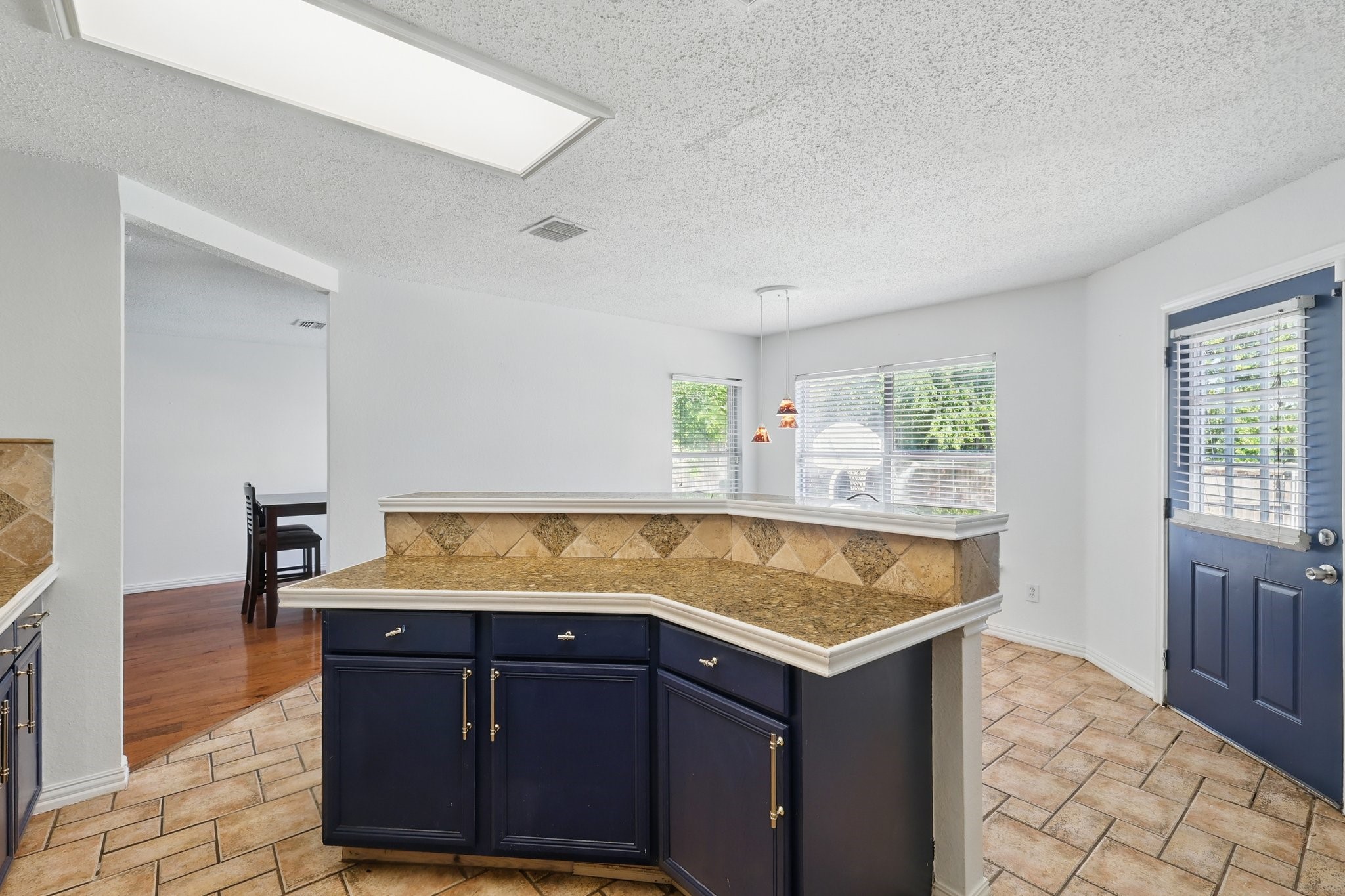 2103 Bolivar Drive