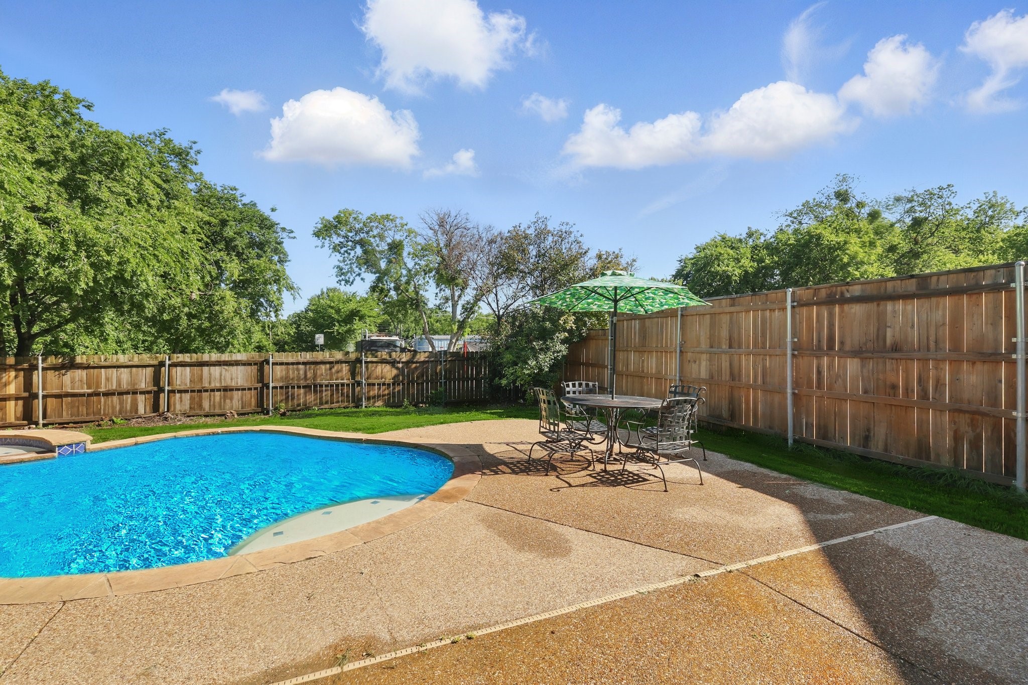 2103 Bolivar Drive