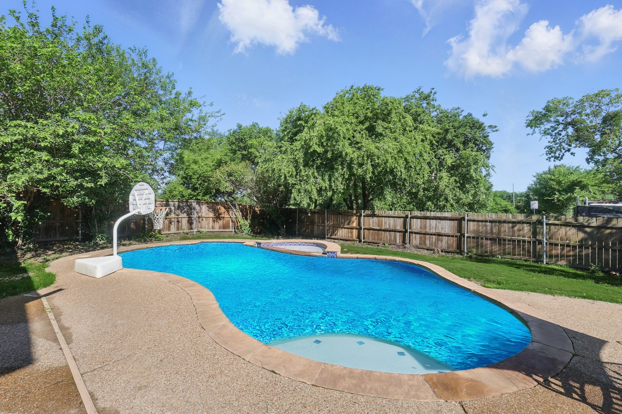 2103 Bolivar Drive
