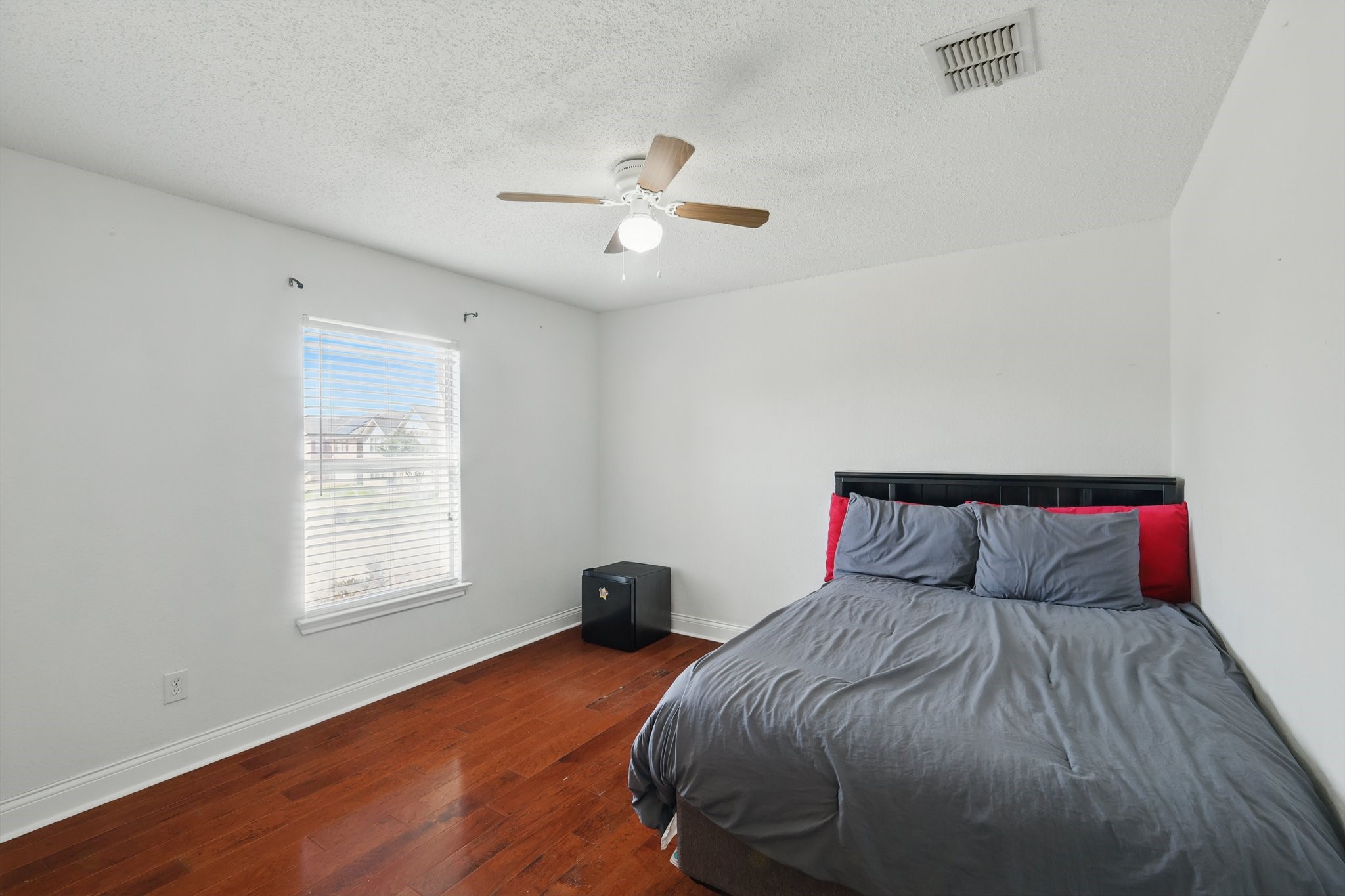 2103 Bolivar Drive