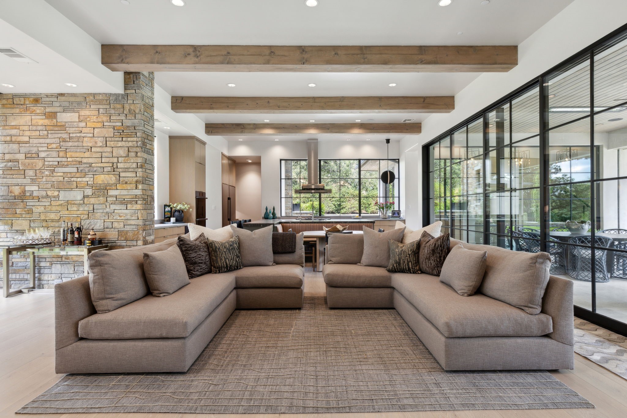 1502 Bluffview Drive