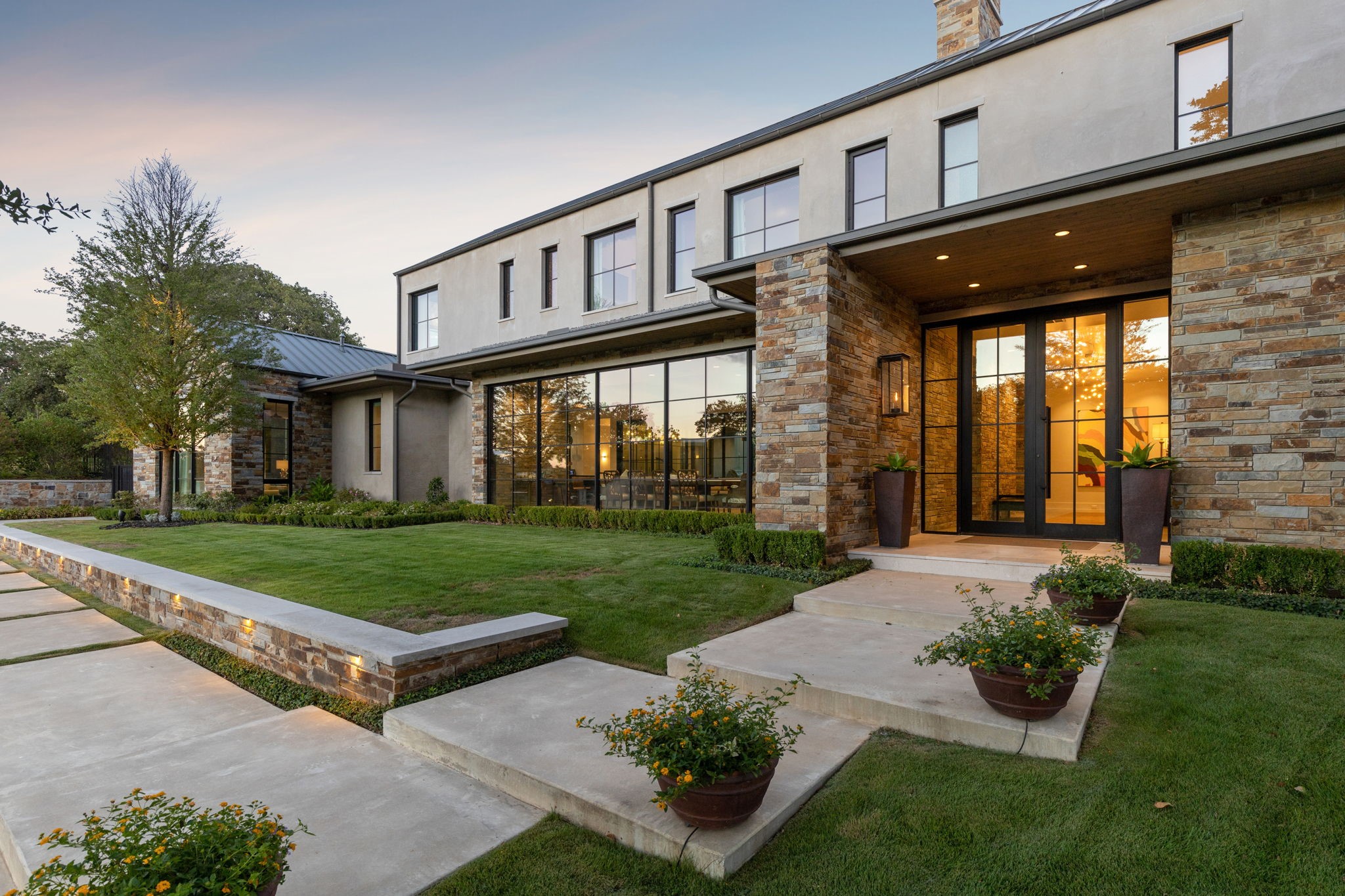 1502 Bluffview Drive
