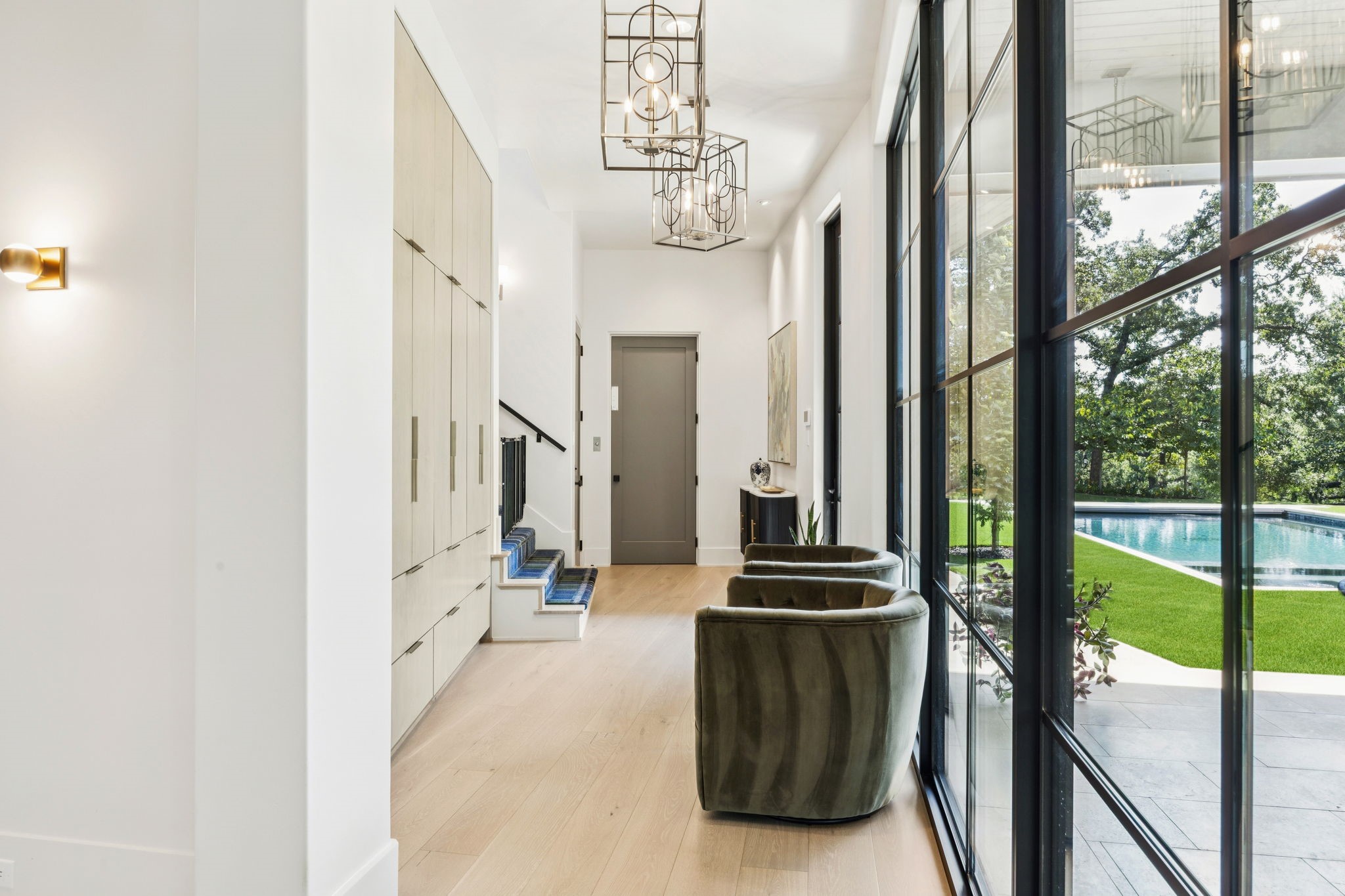 1502 Bluffview Drive