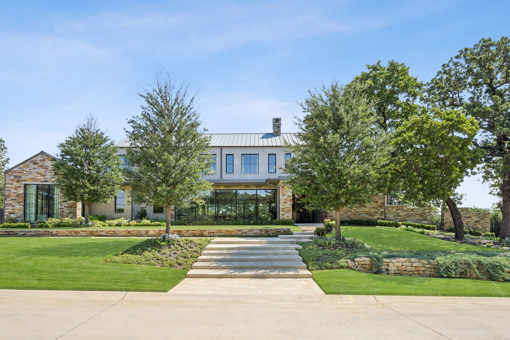 1502 Bluffview Drive