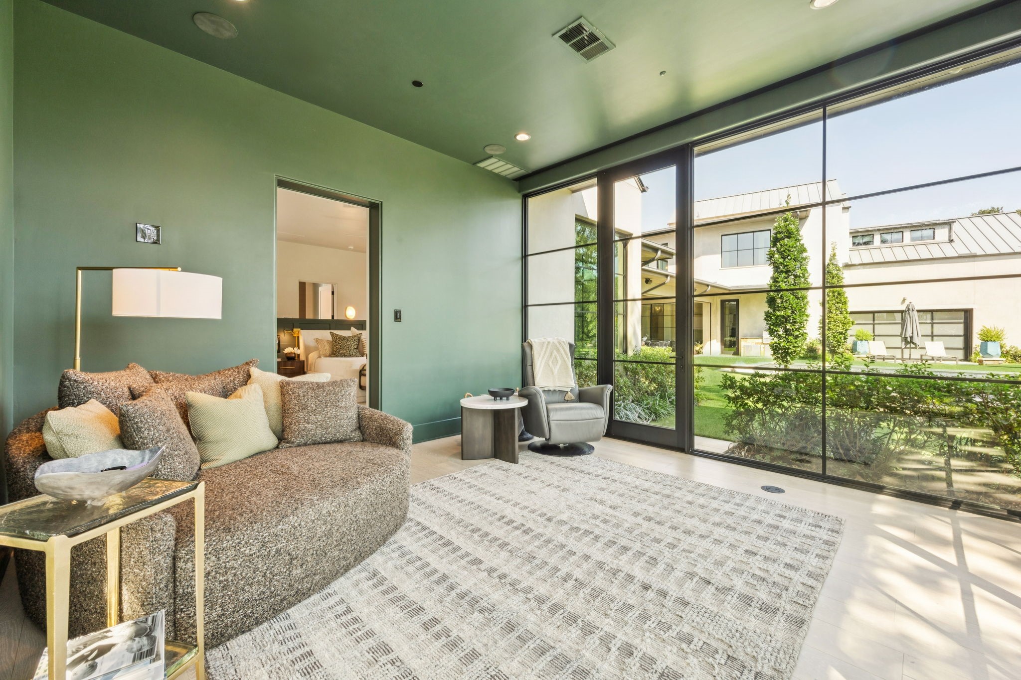 1502 Bluffview Drive