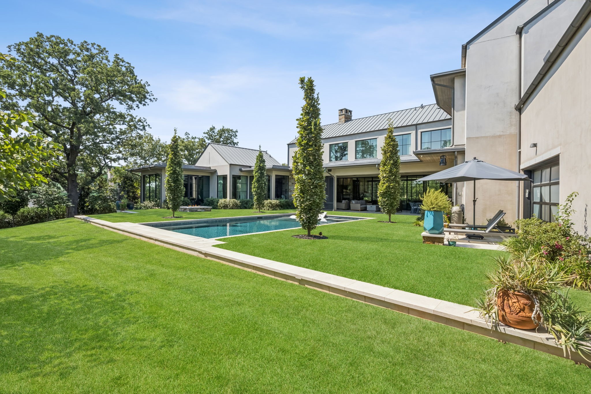 1502 Bluffview Drive