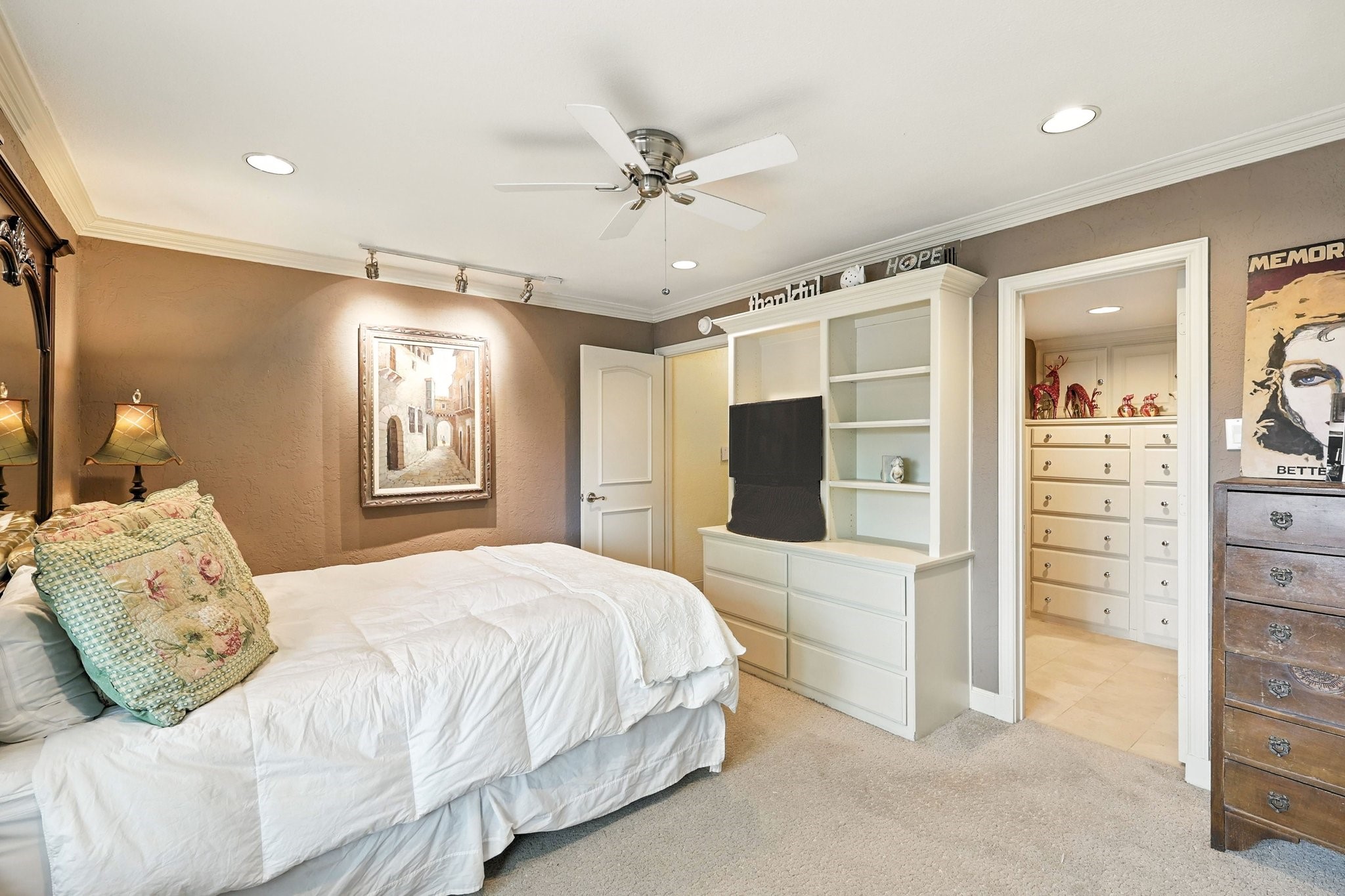 5902 Chimney Wood Circle