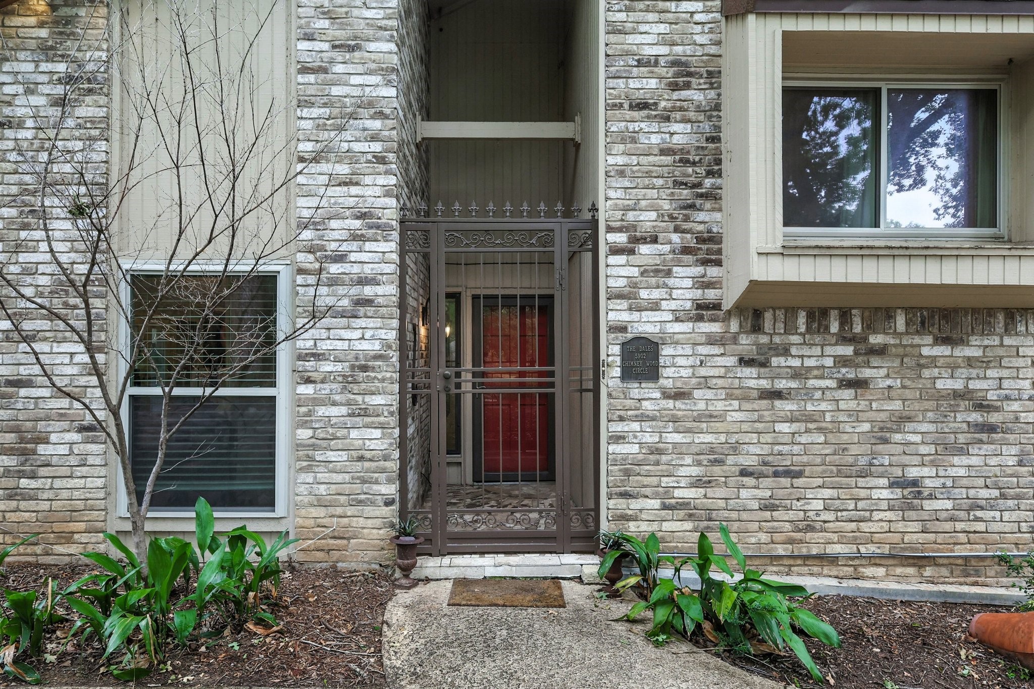 5902 Chimney Wood Circle