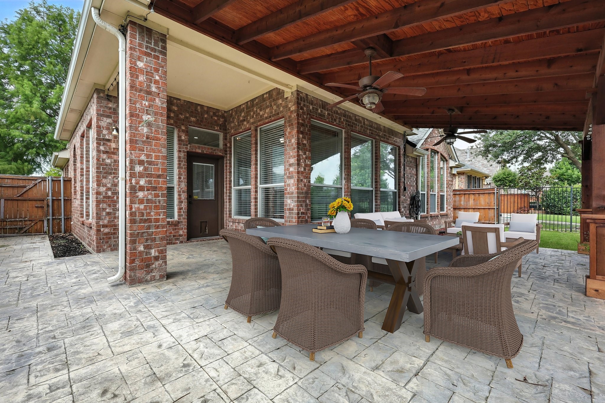 8909 Edinburgh Lane