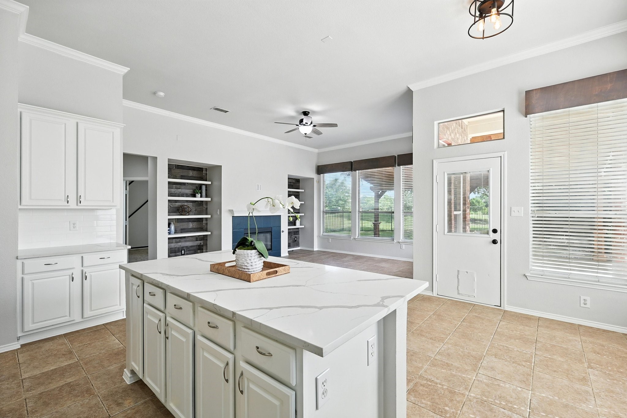 8909 Edinburgh Lane