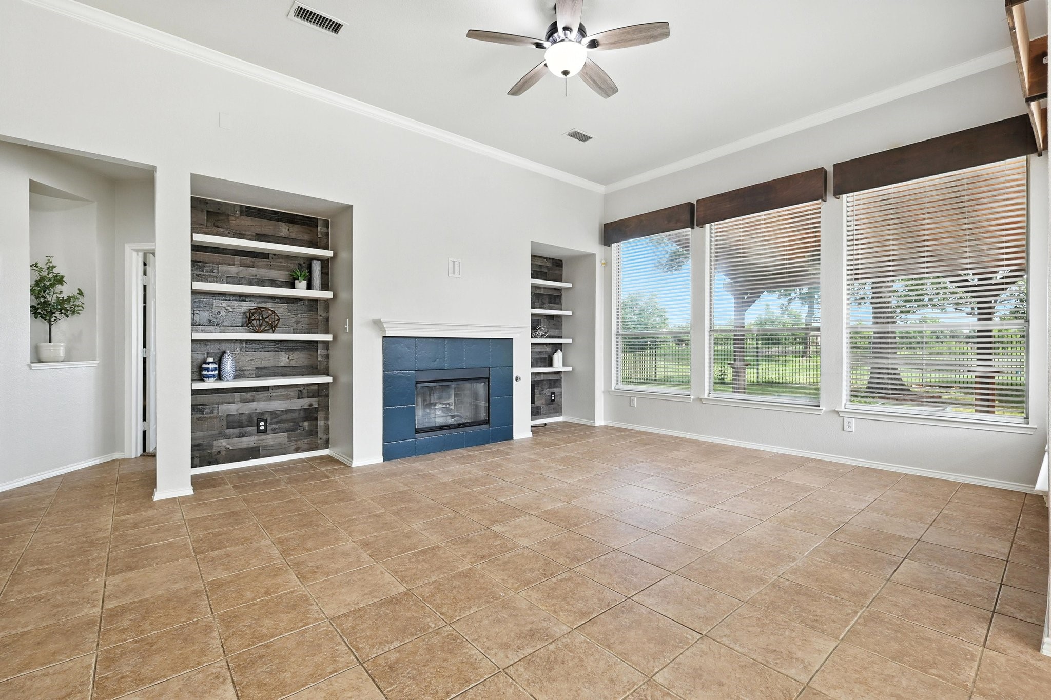 8909 Edinburgh Lane