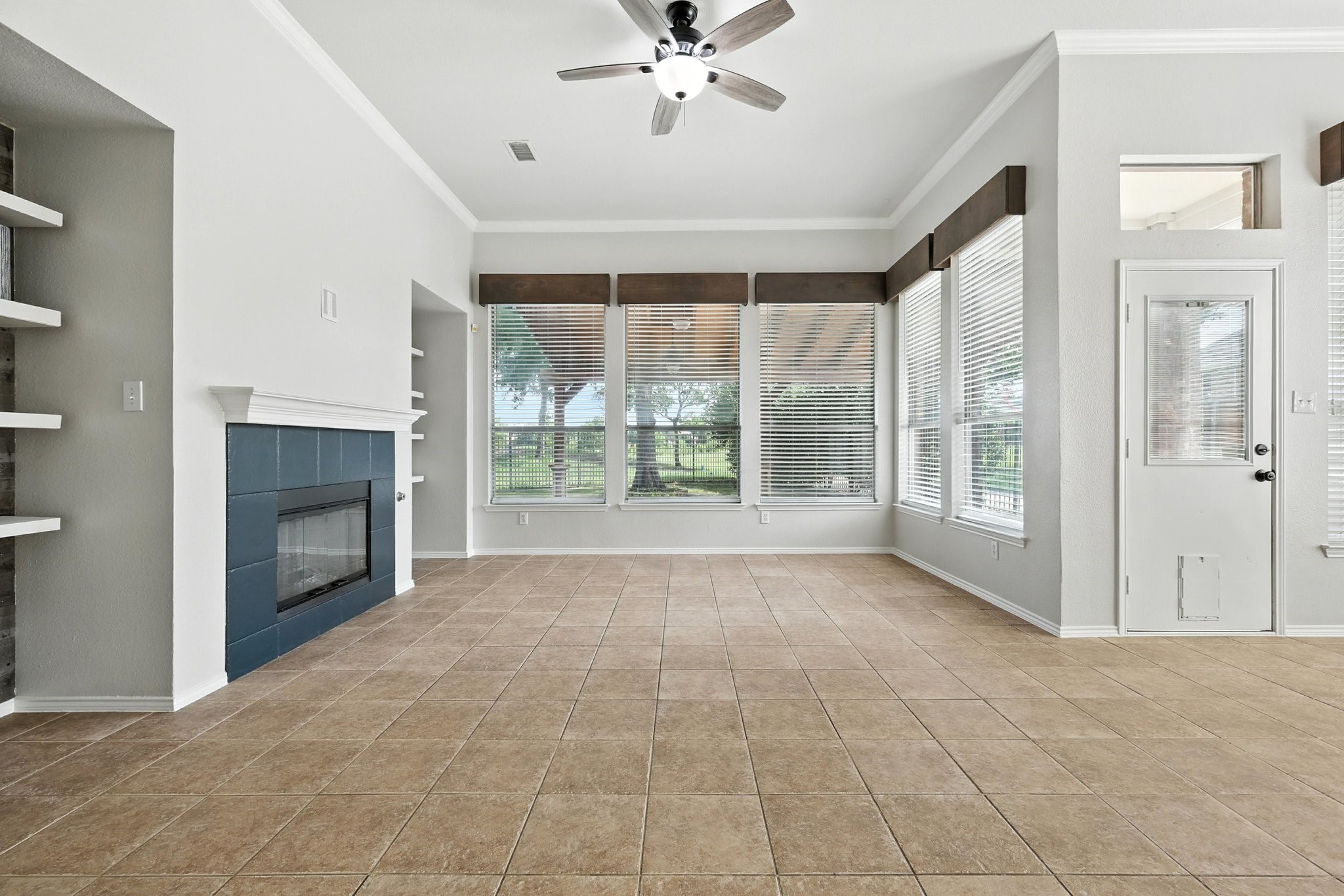 8909 Edinburgh Lane