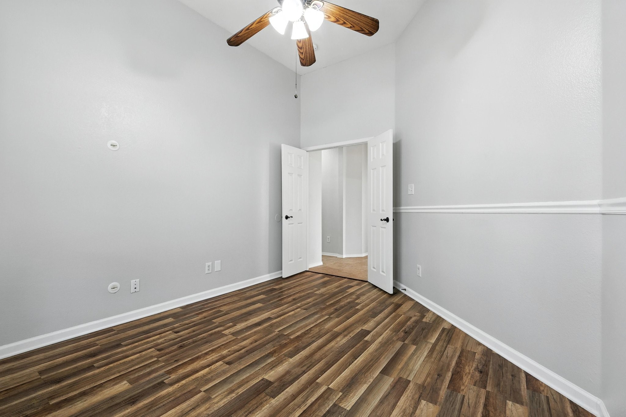 8909 Edinburgh Lane