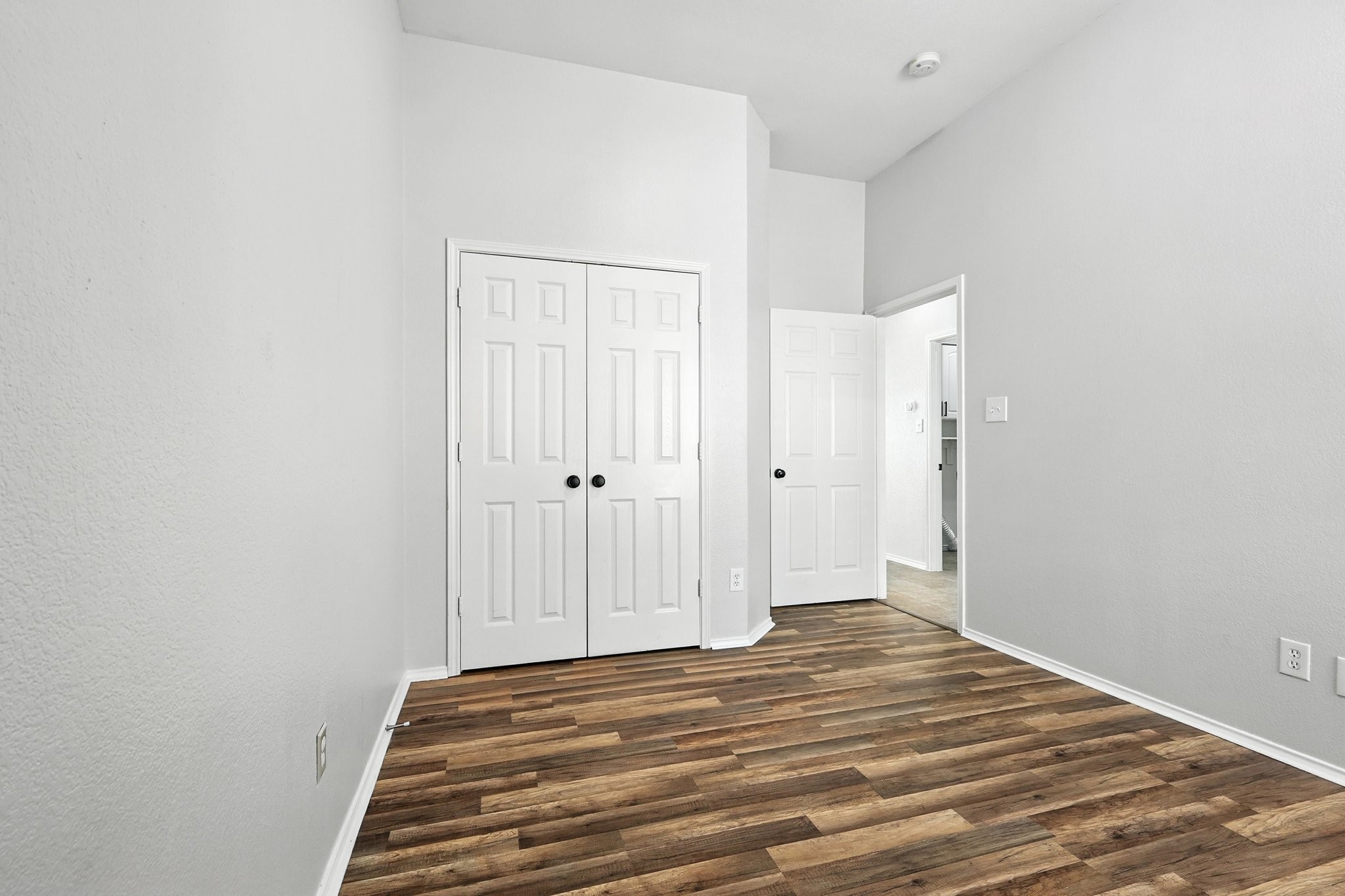 8909 Edinburgh Lane