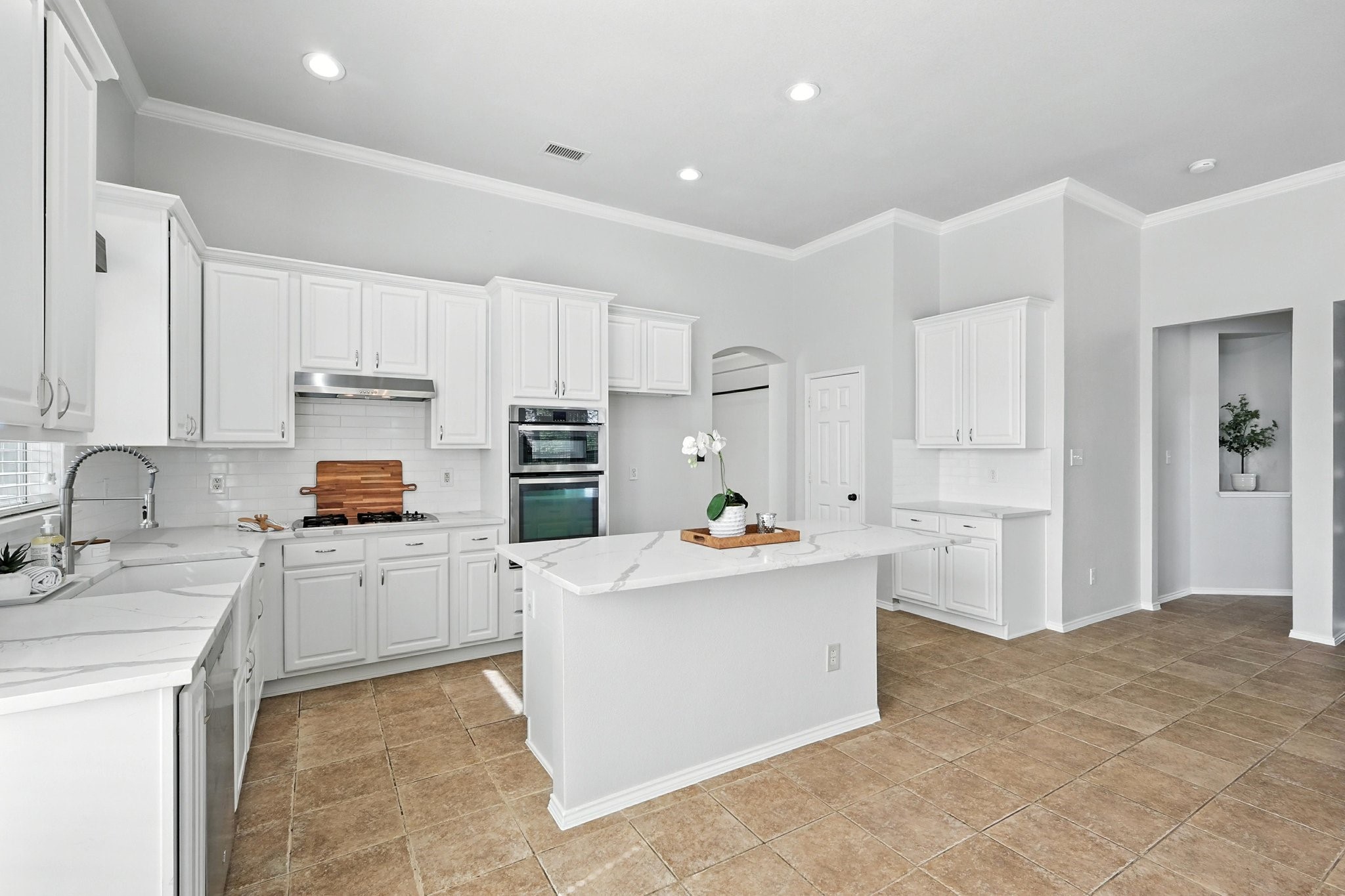 8909 Edinburgh Lane