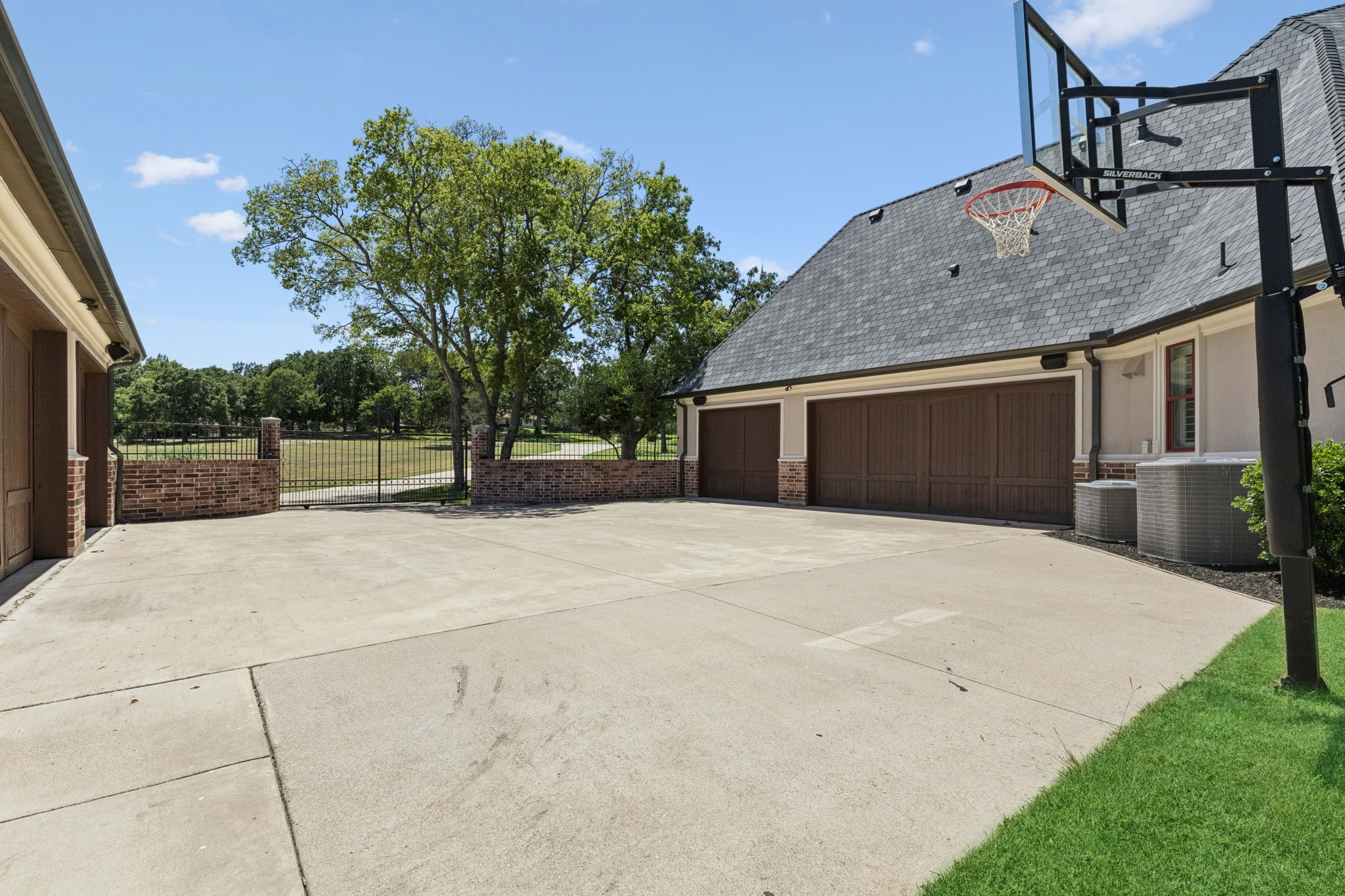 127 Jellico Circle