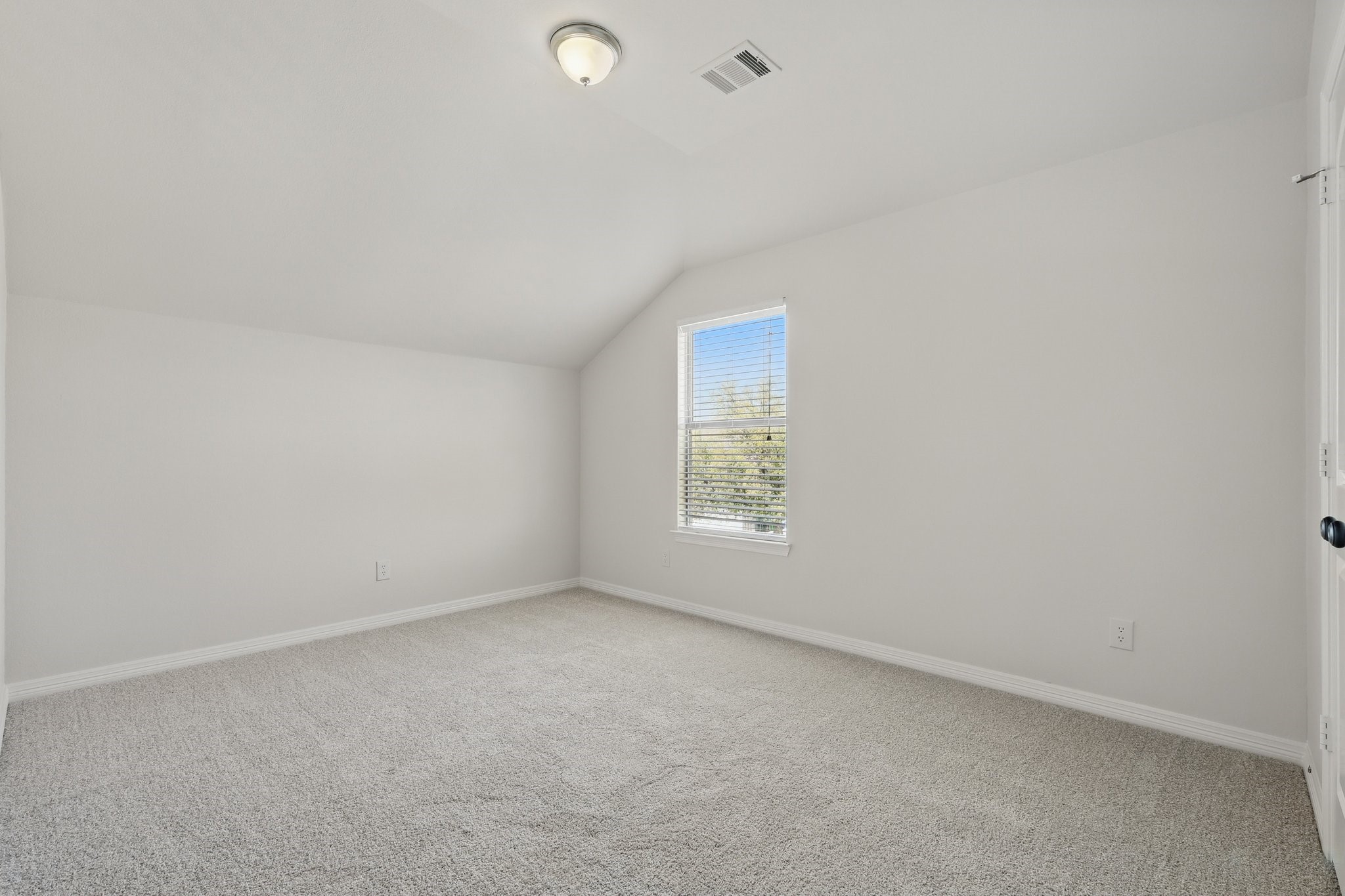 400 Crossbill Lane