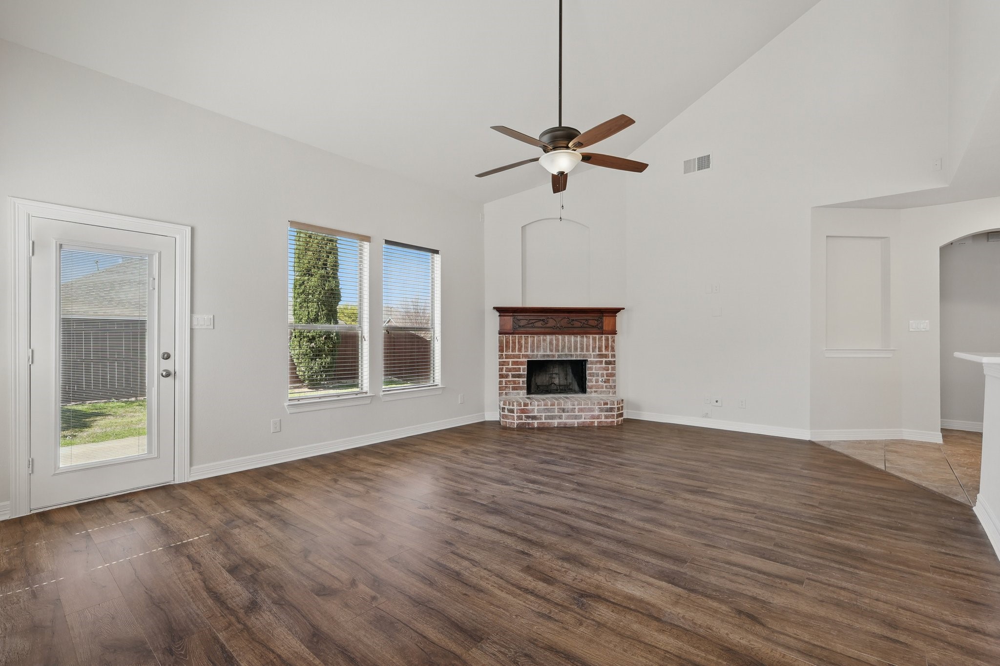 400 Crossbill Lane