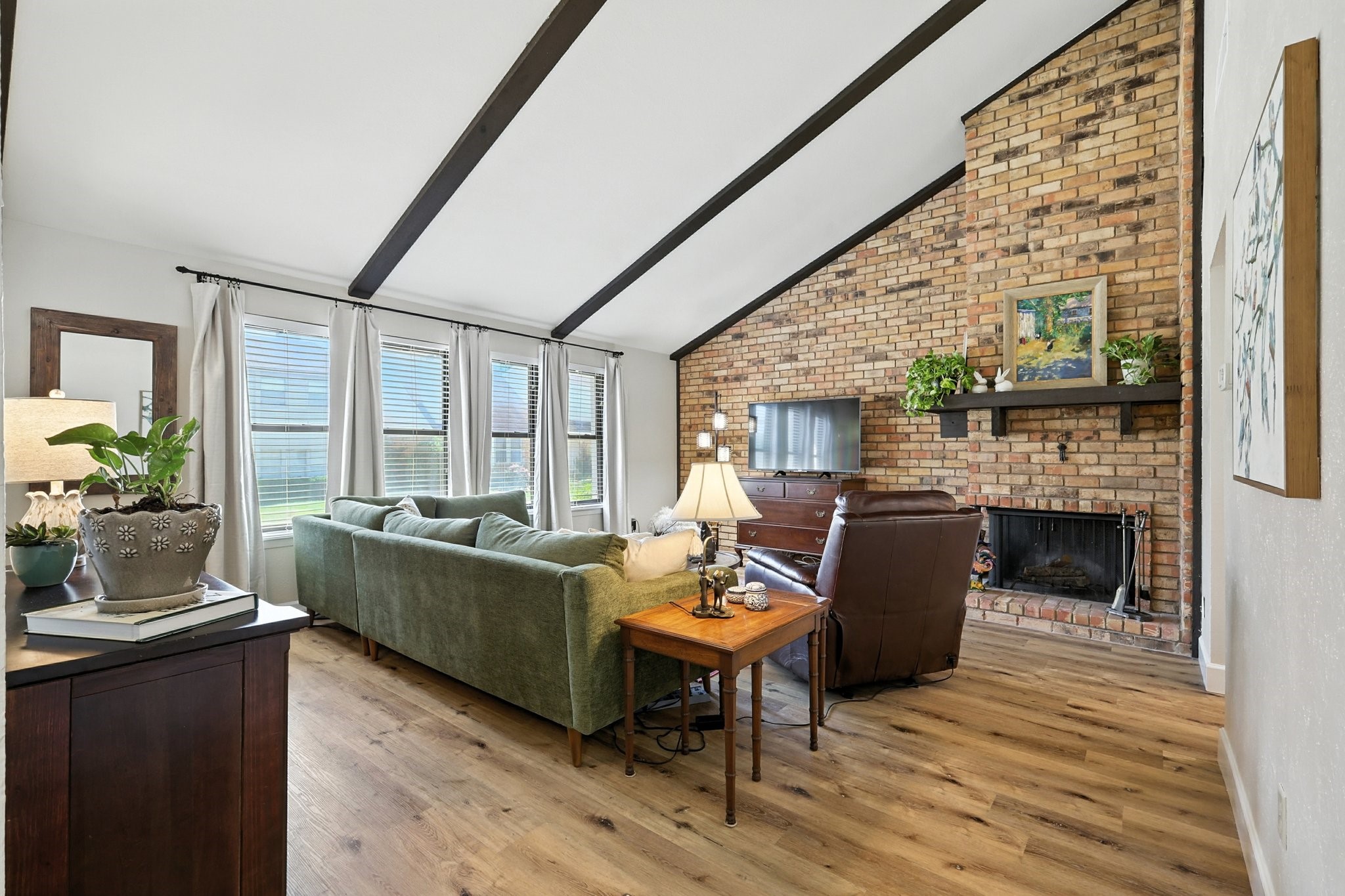 2029 Clubview Drive
