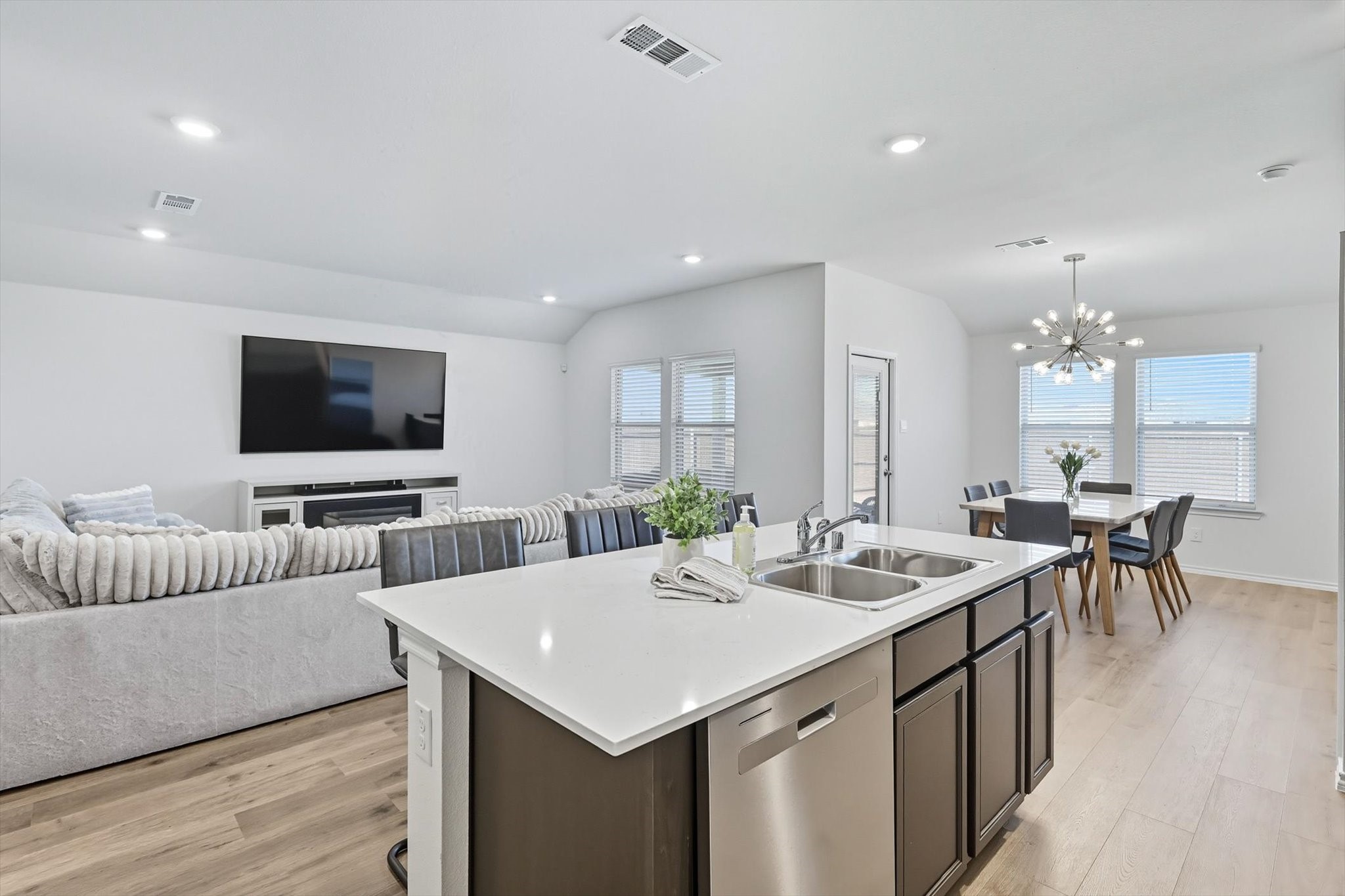 5116 Elk Ridge Drive