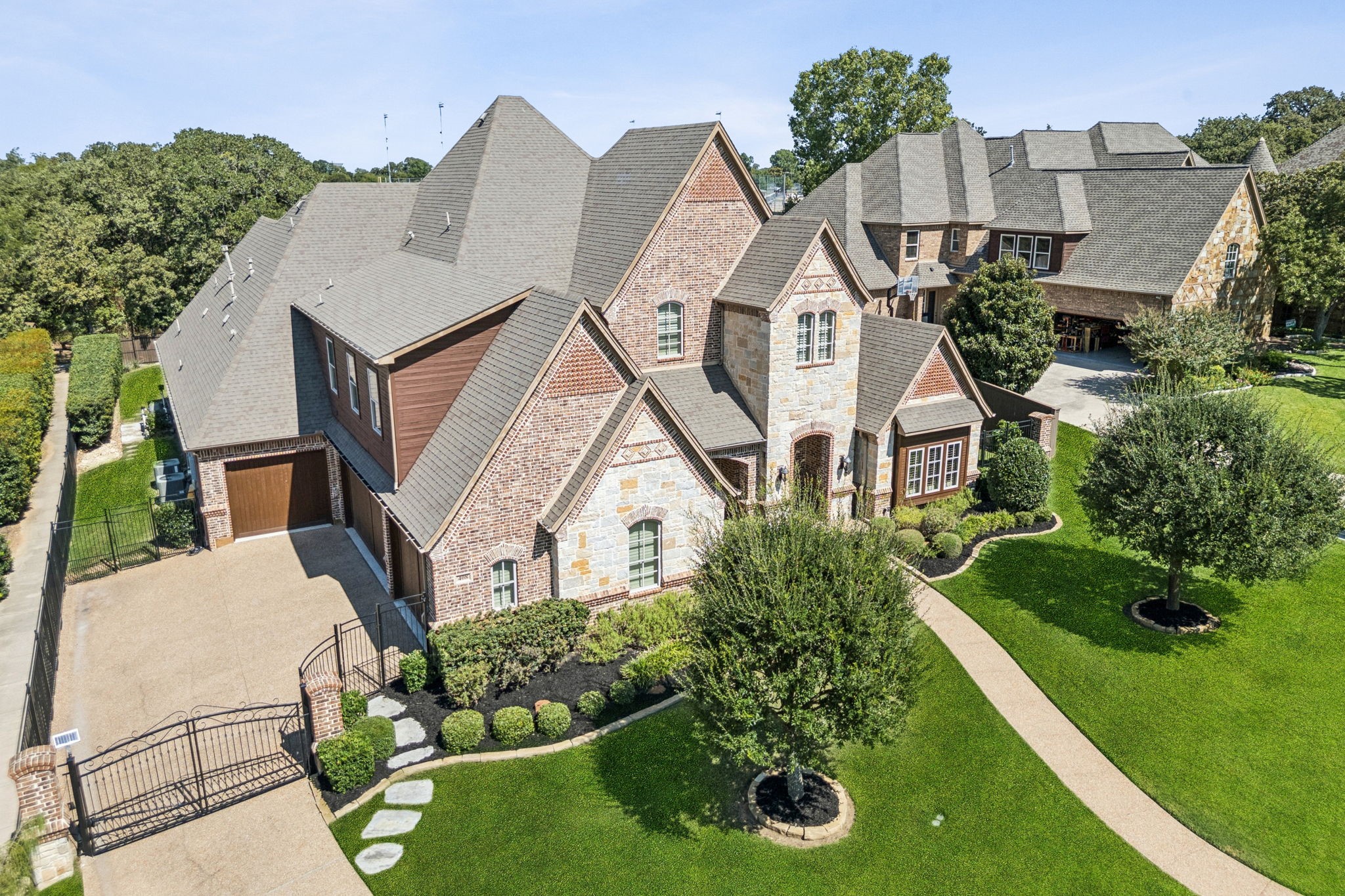 408 W Chapel Downs Drive