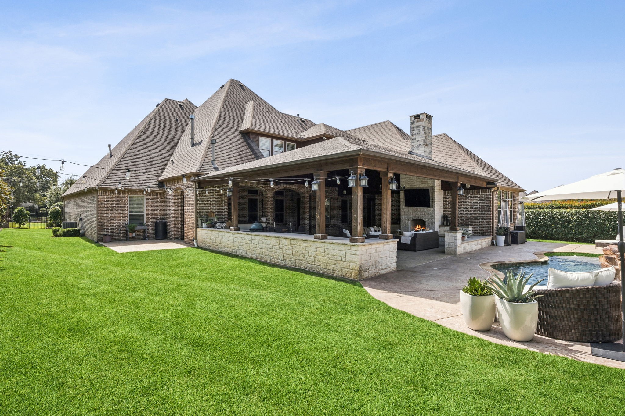 408 W Chapel Downs Drive