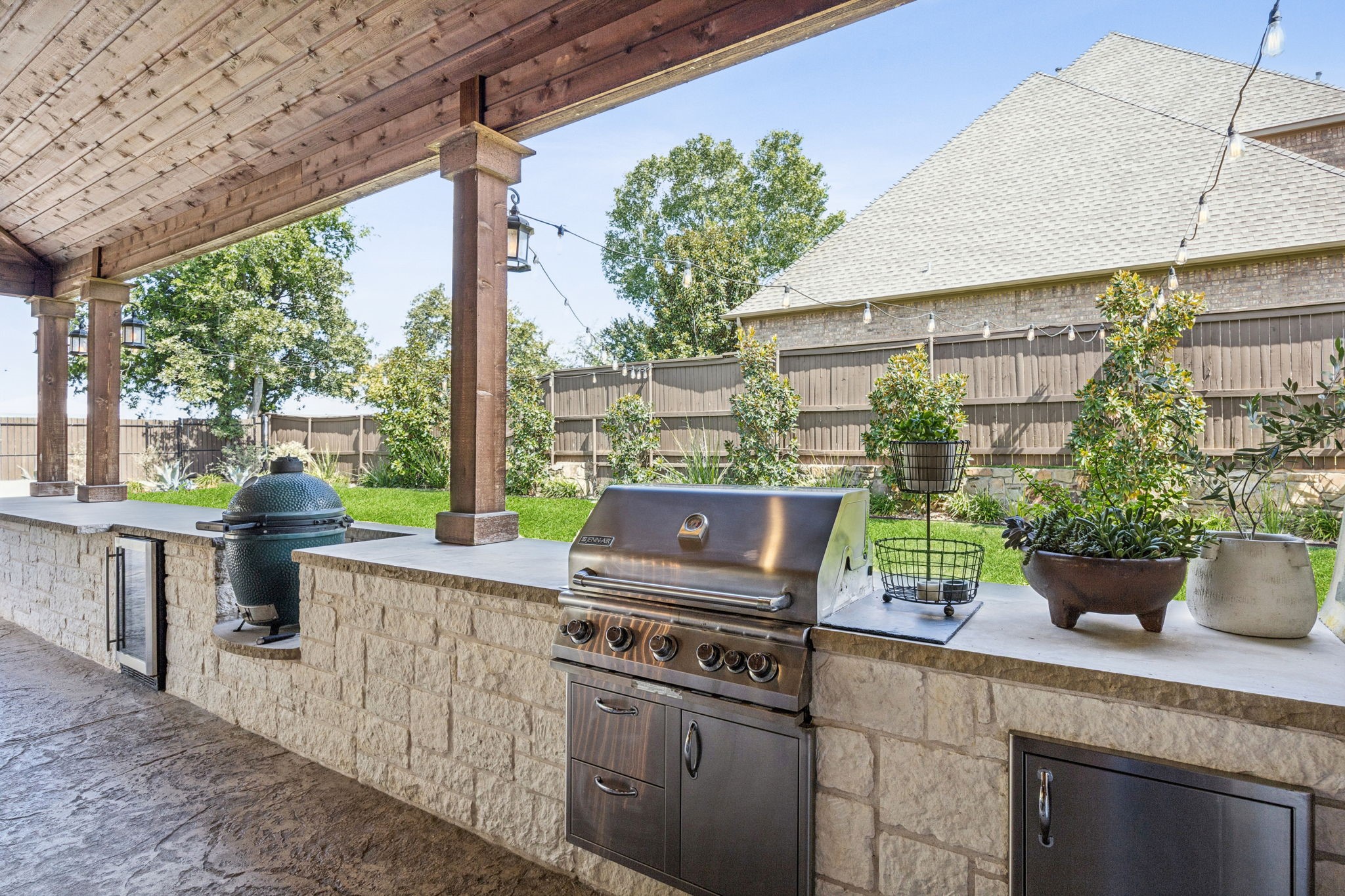 408 W Chapel Downs Drive