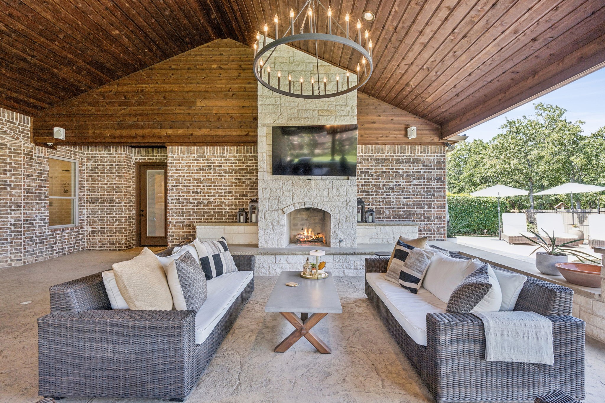 408 W Chapel Downs Drive