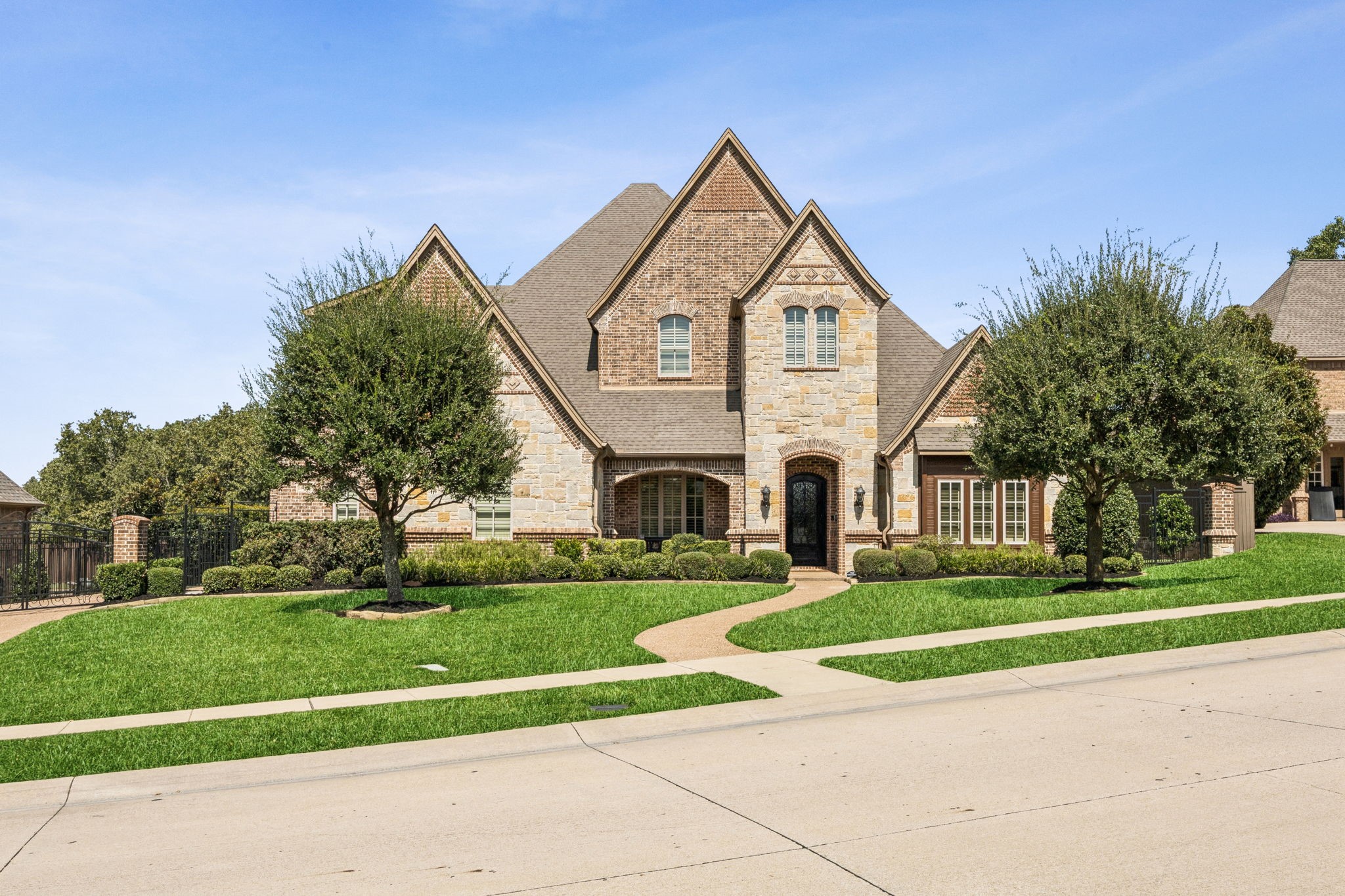 408 W Chapel Downs Drive