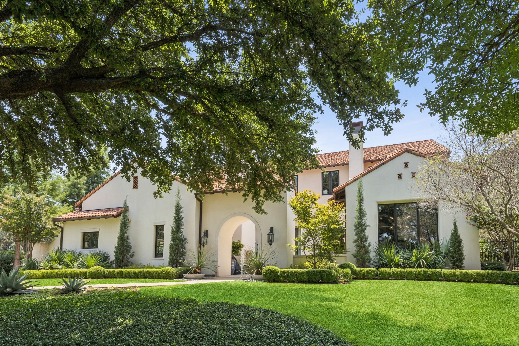 1402 Fountain Grass Court