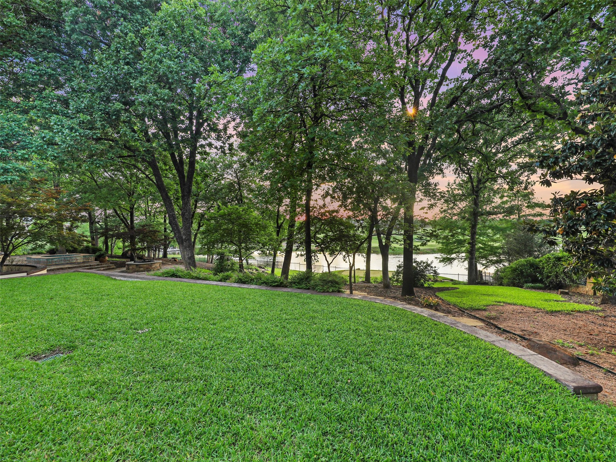 1110 Post Oak Place