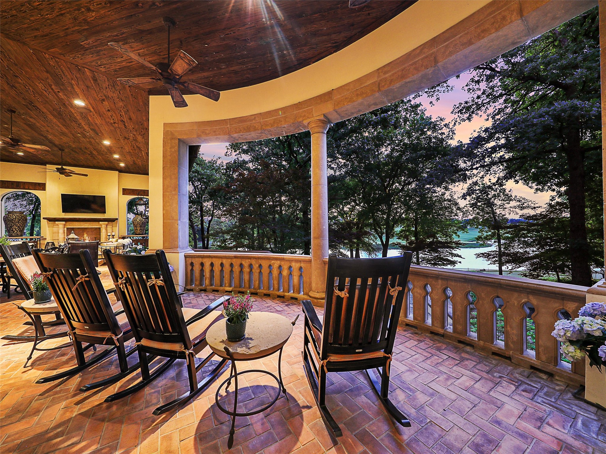 1110 Post Oak Place