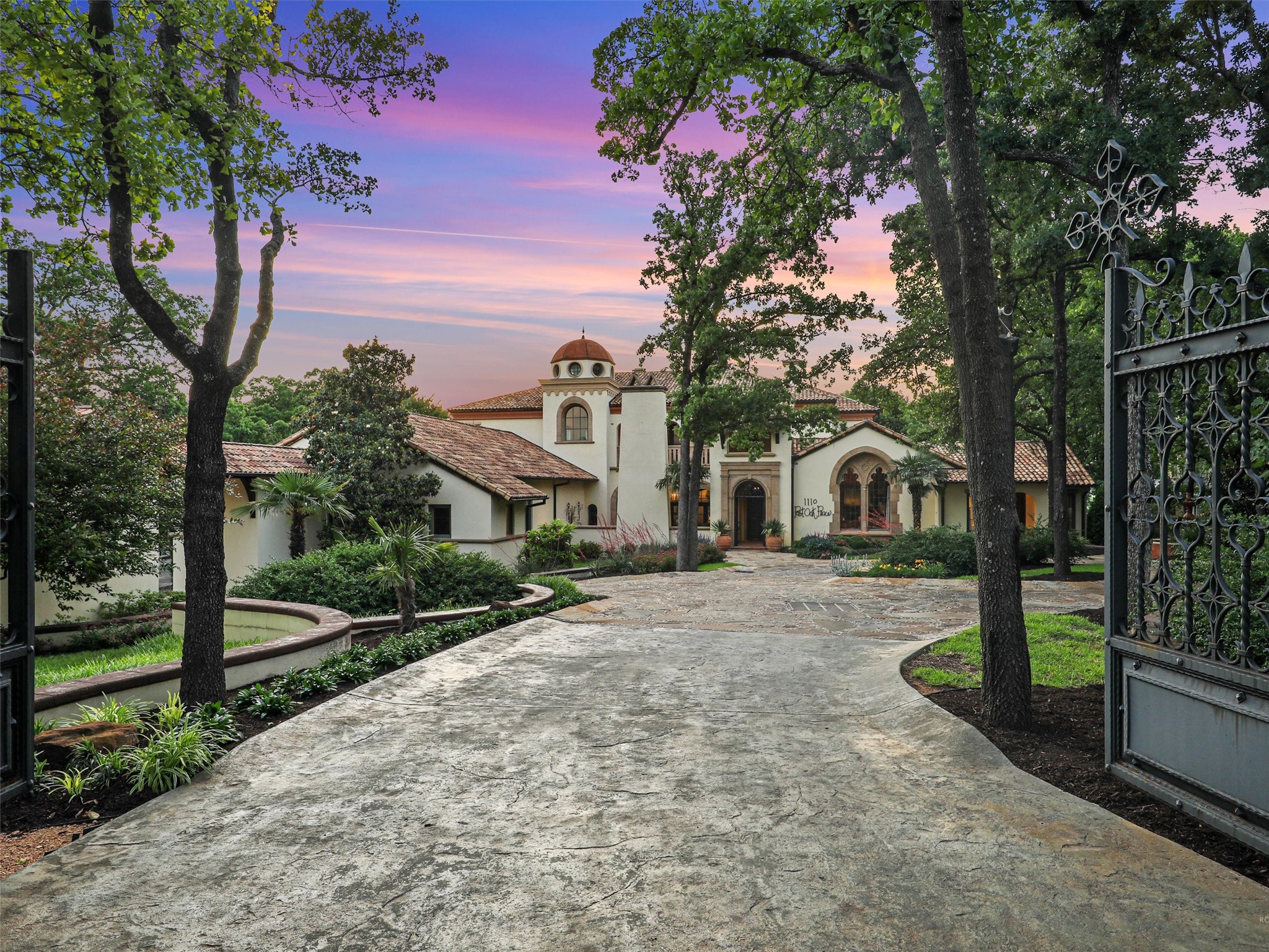 1110 Post Oak Place