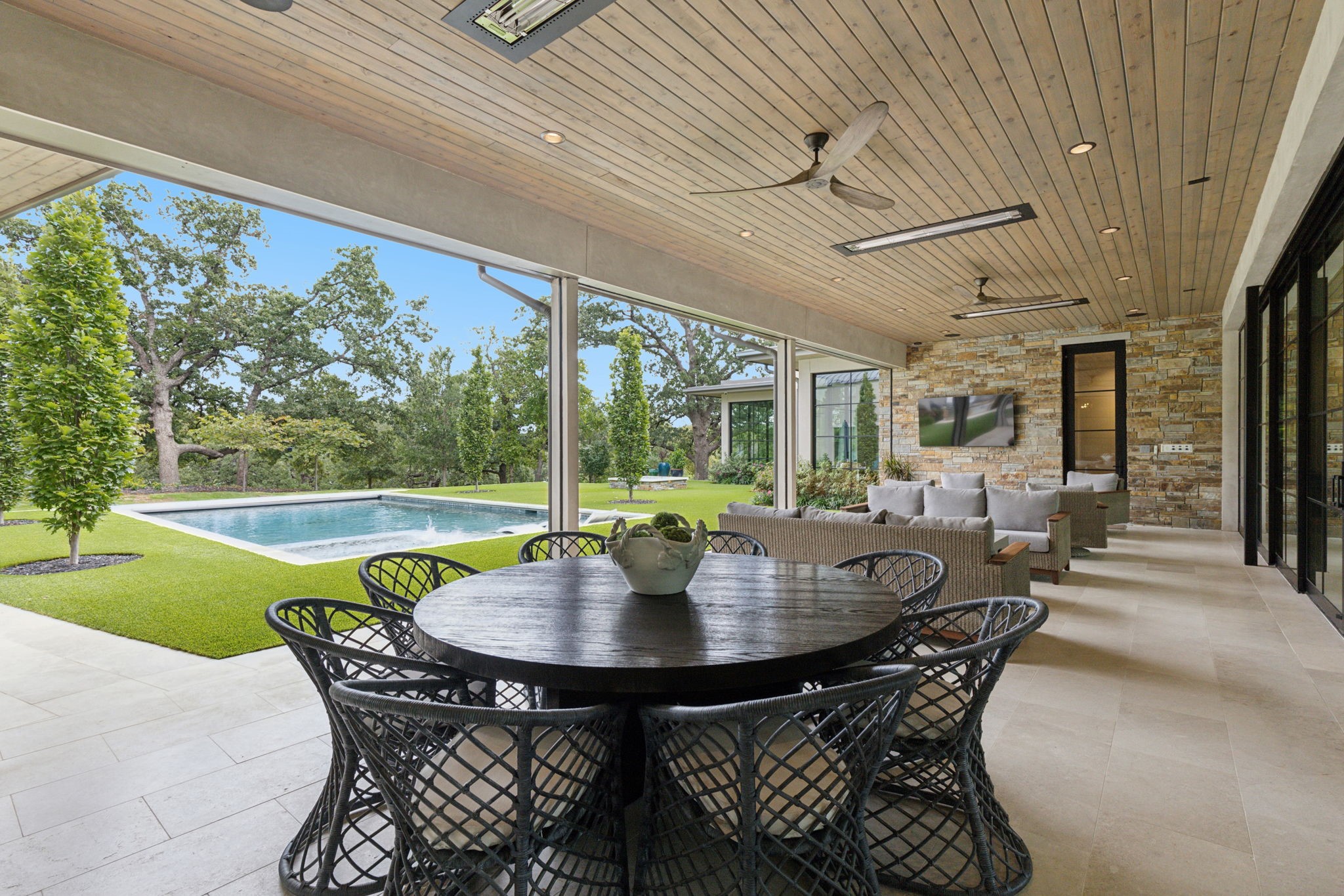 1502 Bluffview Drive