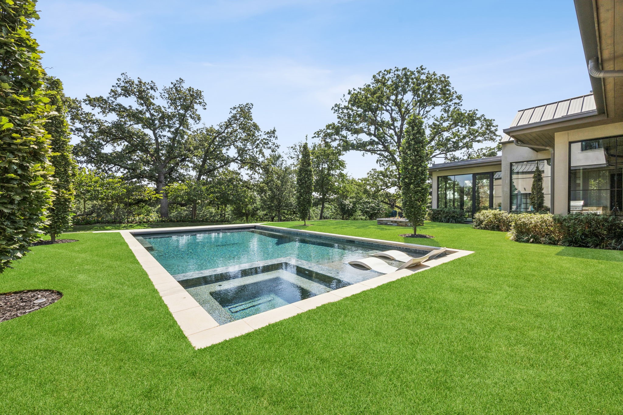 1502 Bluffview Drive