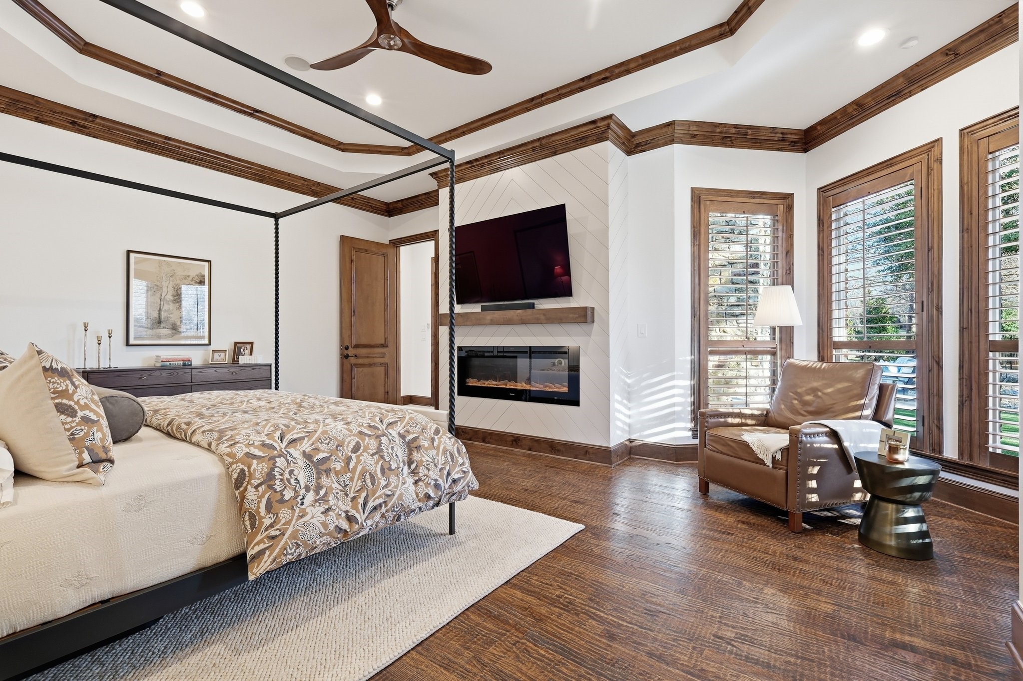 3800 Long Meadow Drive