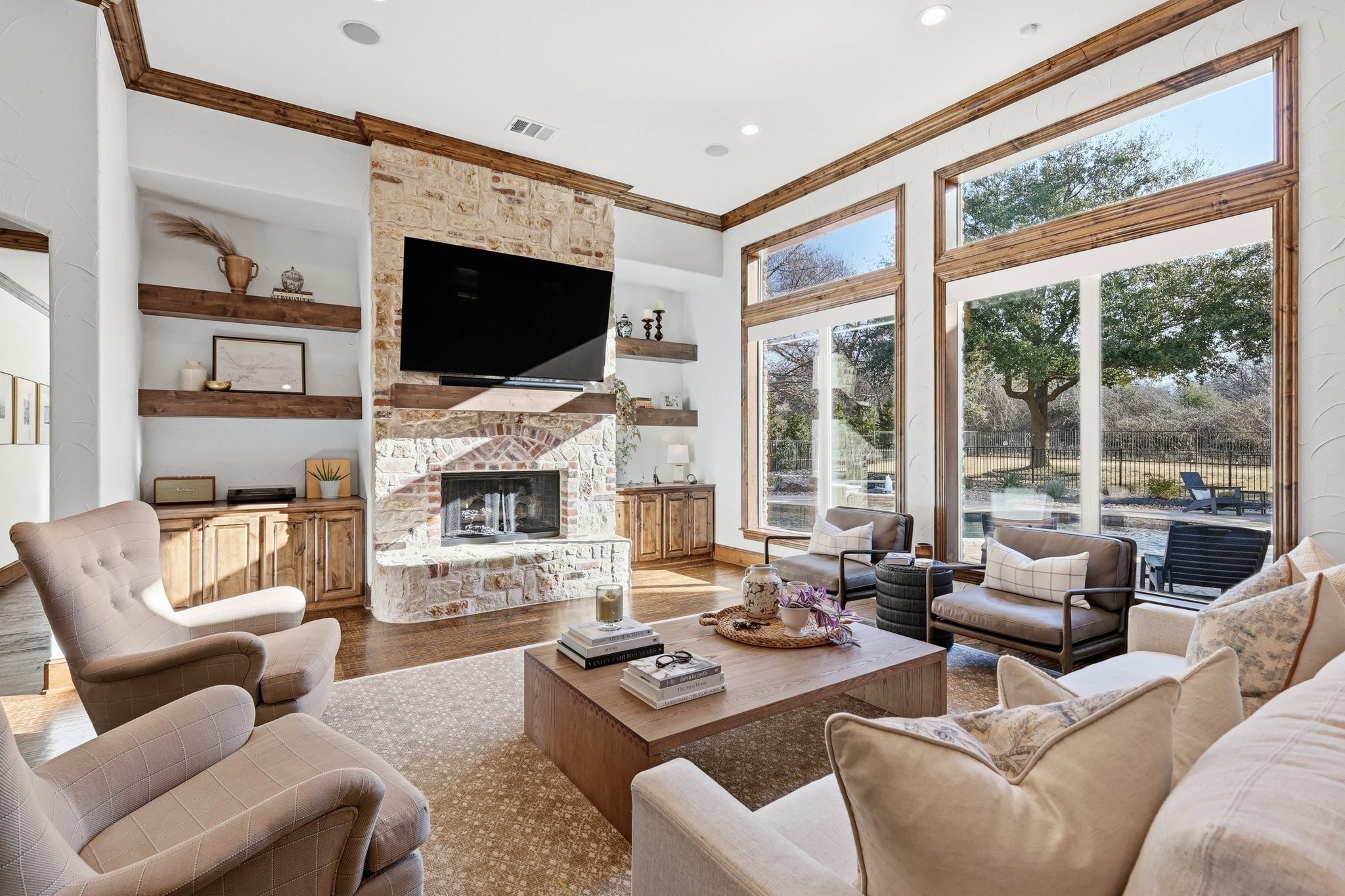 3800 Long Meadow Drive