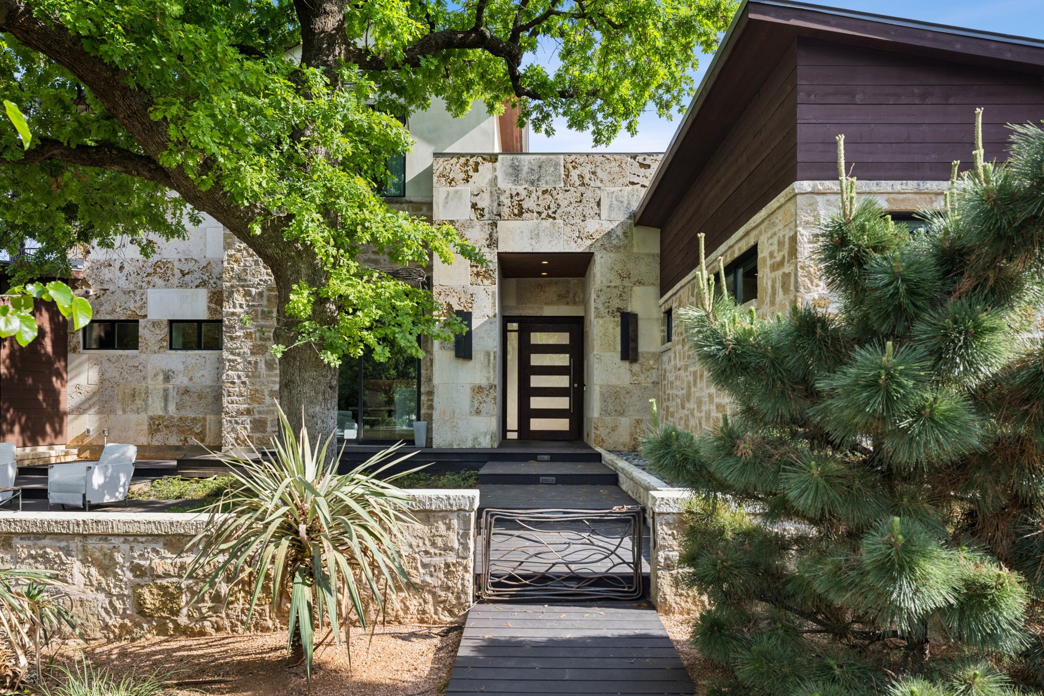 1408 Fountain Grass Court