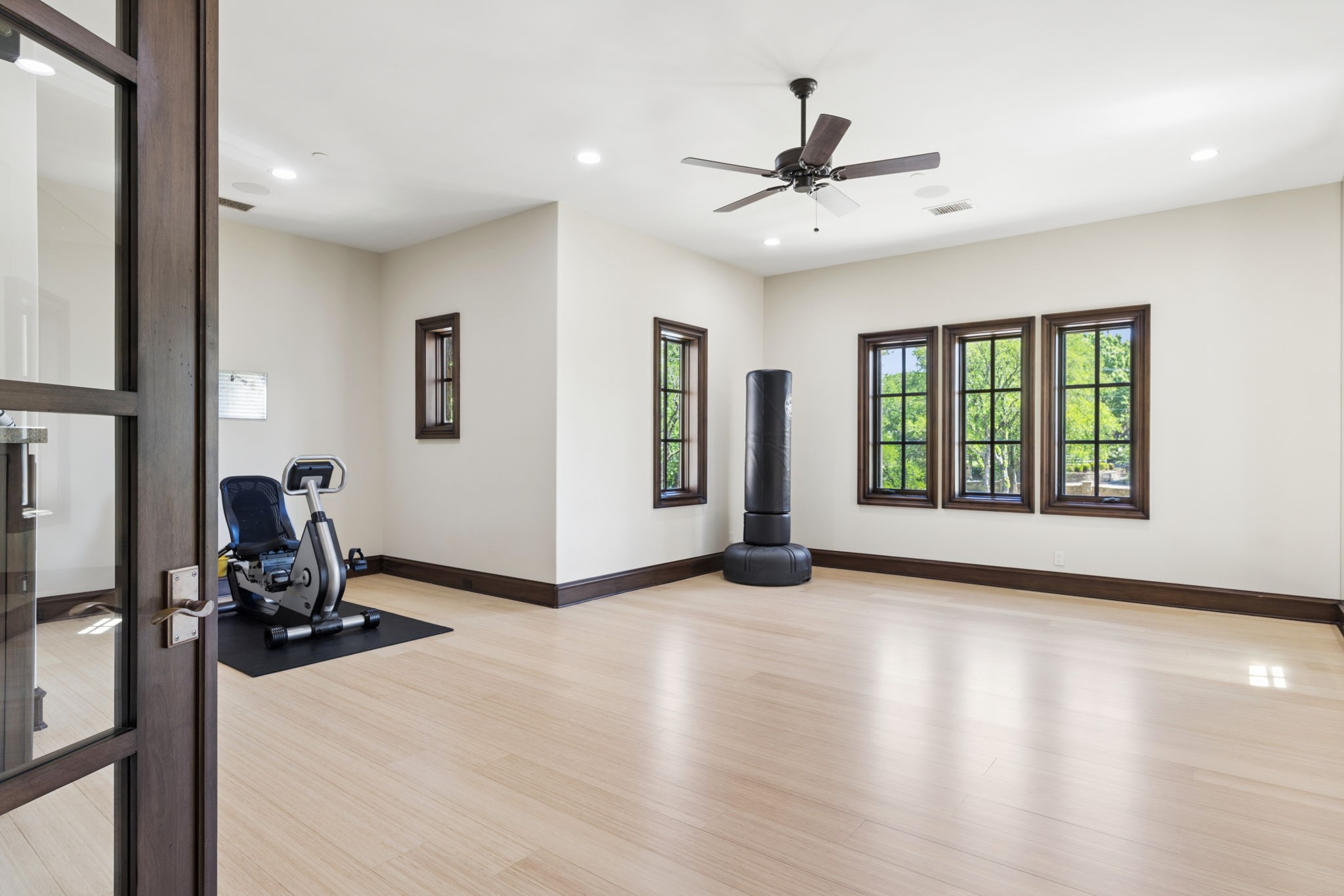 690 S Peytonville Avenue