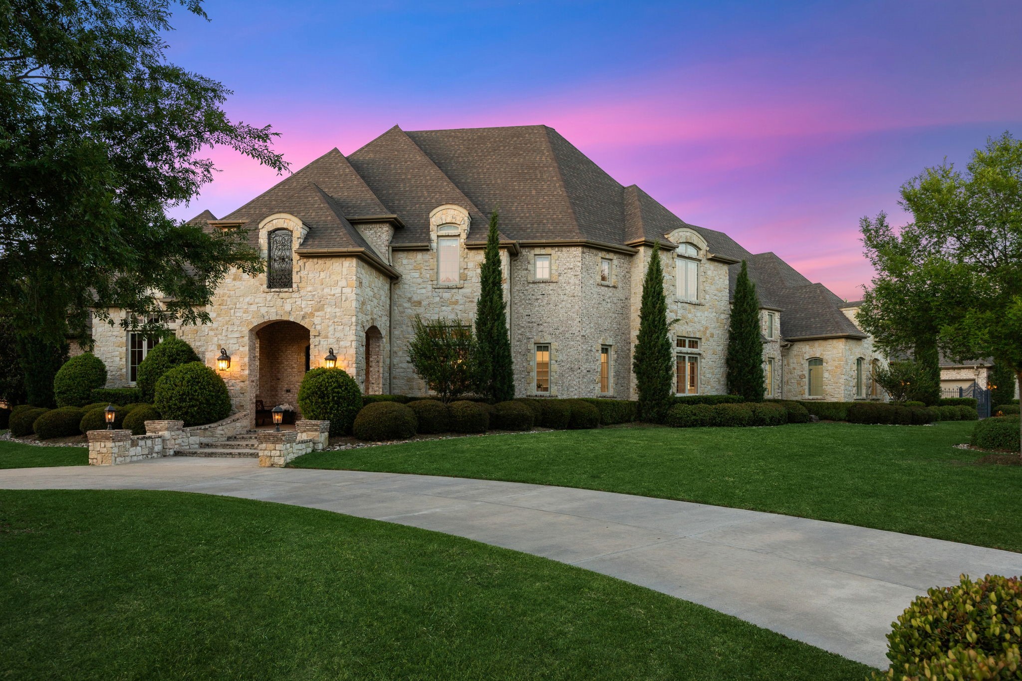 1701 Live Oak Lane